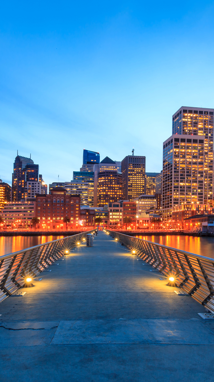 Handy-Wallpaper Städte, Stadt, Wolkenkratzer, Gebäude, Licht, Seebrücke, Brücke, Abend, San Francisco, Vereinigte Staaten Von Amerika, Menschengemacht, Großstadt, Gehweg kostenlos herunterladen.