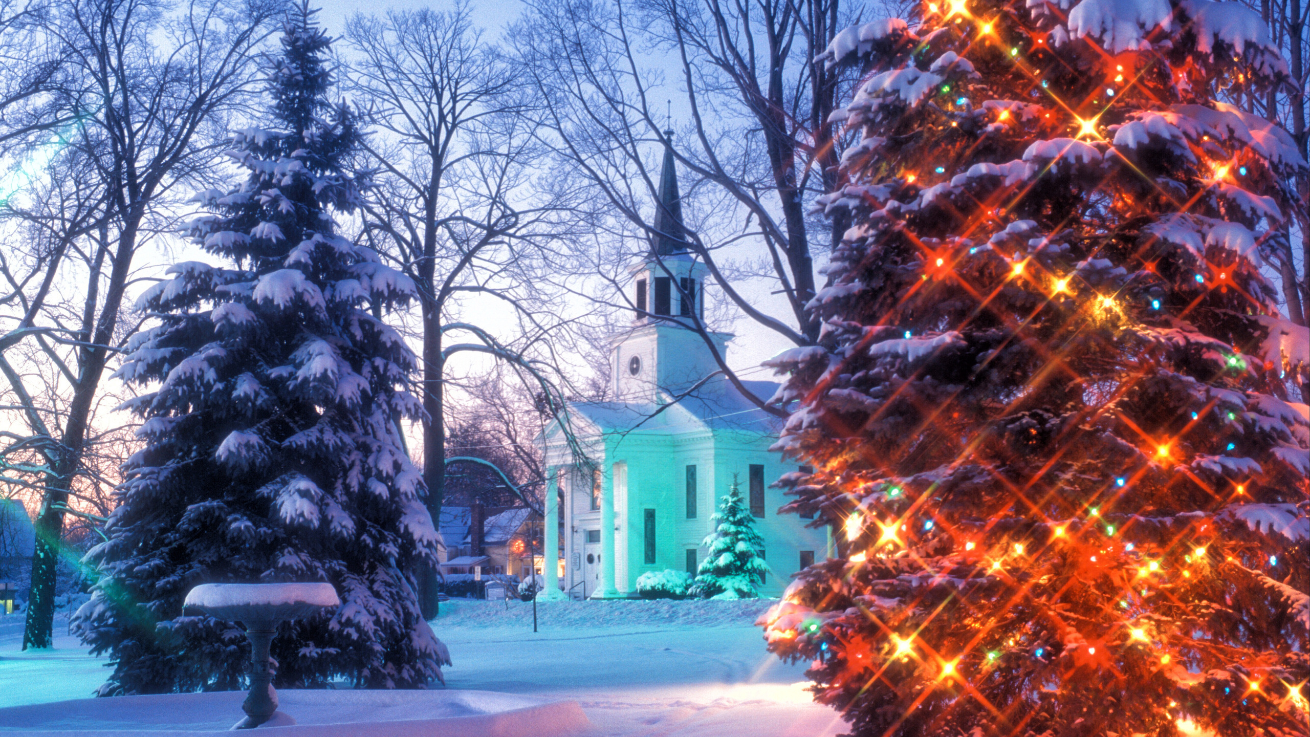 Téléchargez des papiers peints mobile Noël, Lumière, Vacances, Sapin De Noël, Neiger, Eglise gratuitement.