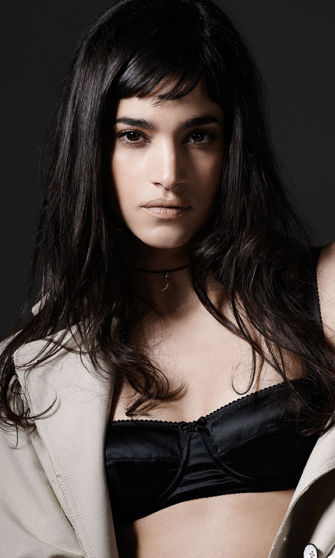 Download mobile wallpaper Brunette, Model, Women, Brown Eyes, Actress, Sofia Boutella for free.