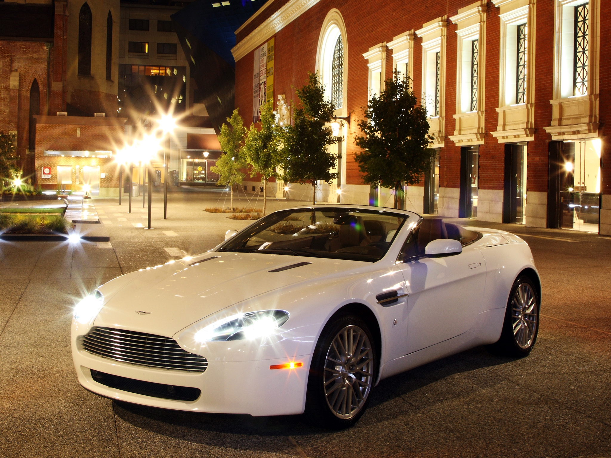 Free download wallpaper Cars, Lights, Front View, Style, 2008, V8, Vantage, Aston Martin, City on your PC desktop