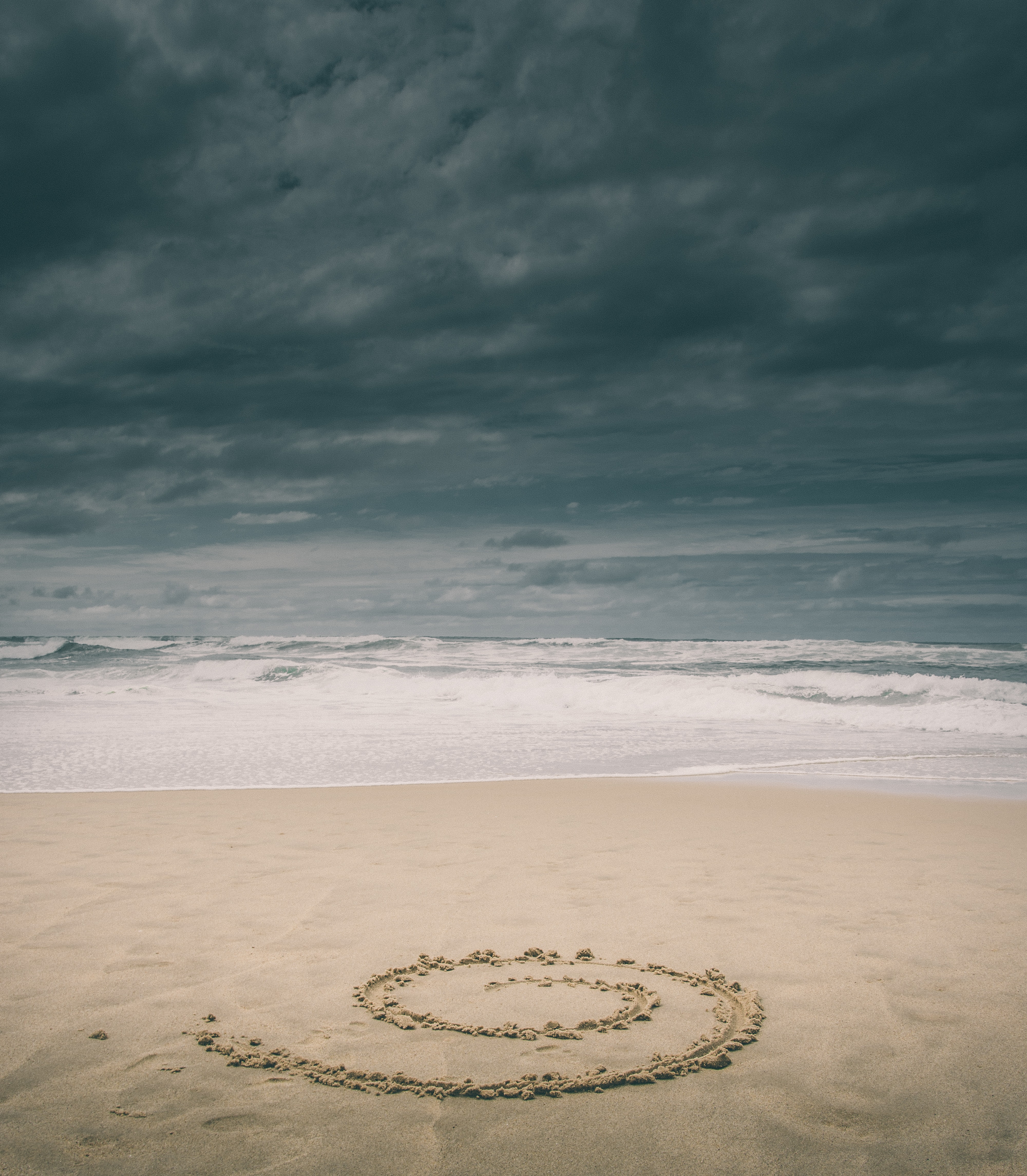 Скачать картинку Спираль, Песок, Море, Природа, Пляж в телефон бесплатно.