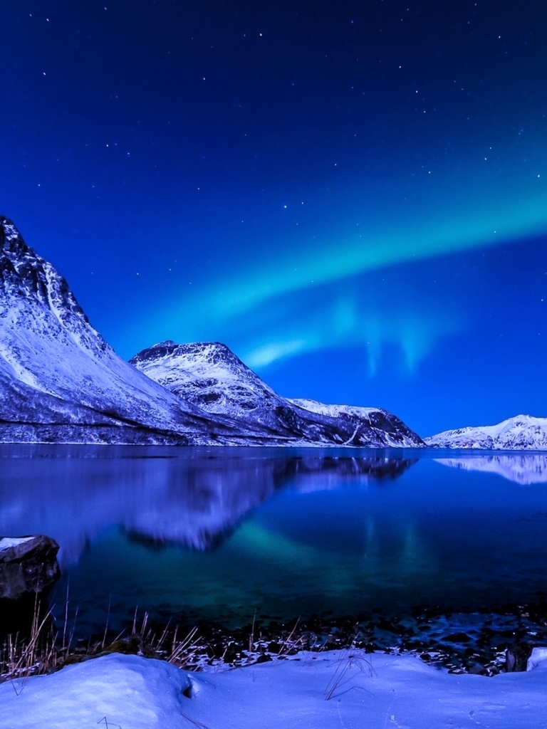 Download mobile wallpaper Landscape, Nature, Sky, Snow, Lakes, Lake, Earth, Aurora Borealis for free.