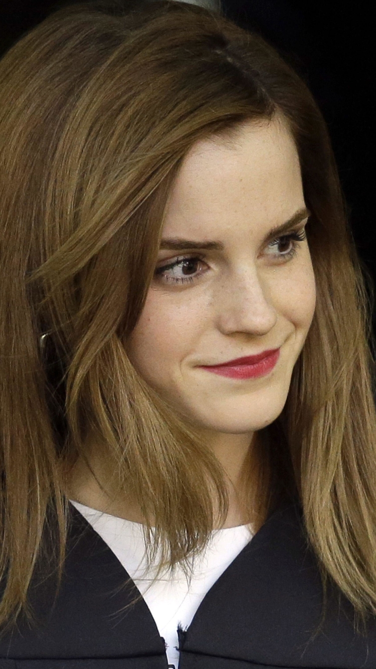 Téléchargez des papiers peints mobile Emma Watson, Le Sourire, Américain, Célébrités, Actrice gratuitement.