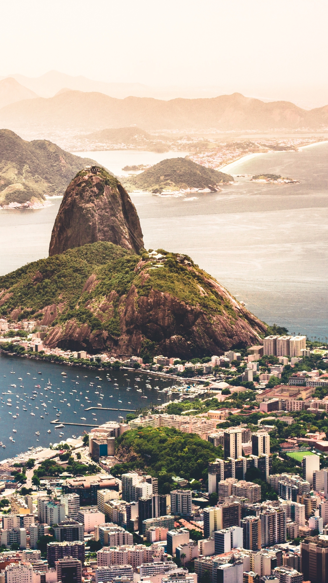 Скачать картинку Города, Гора, Городской Пейзаж, Рио Де Жанейро, Бразилия, Сделано Человеком в телефон бесплатно.
