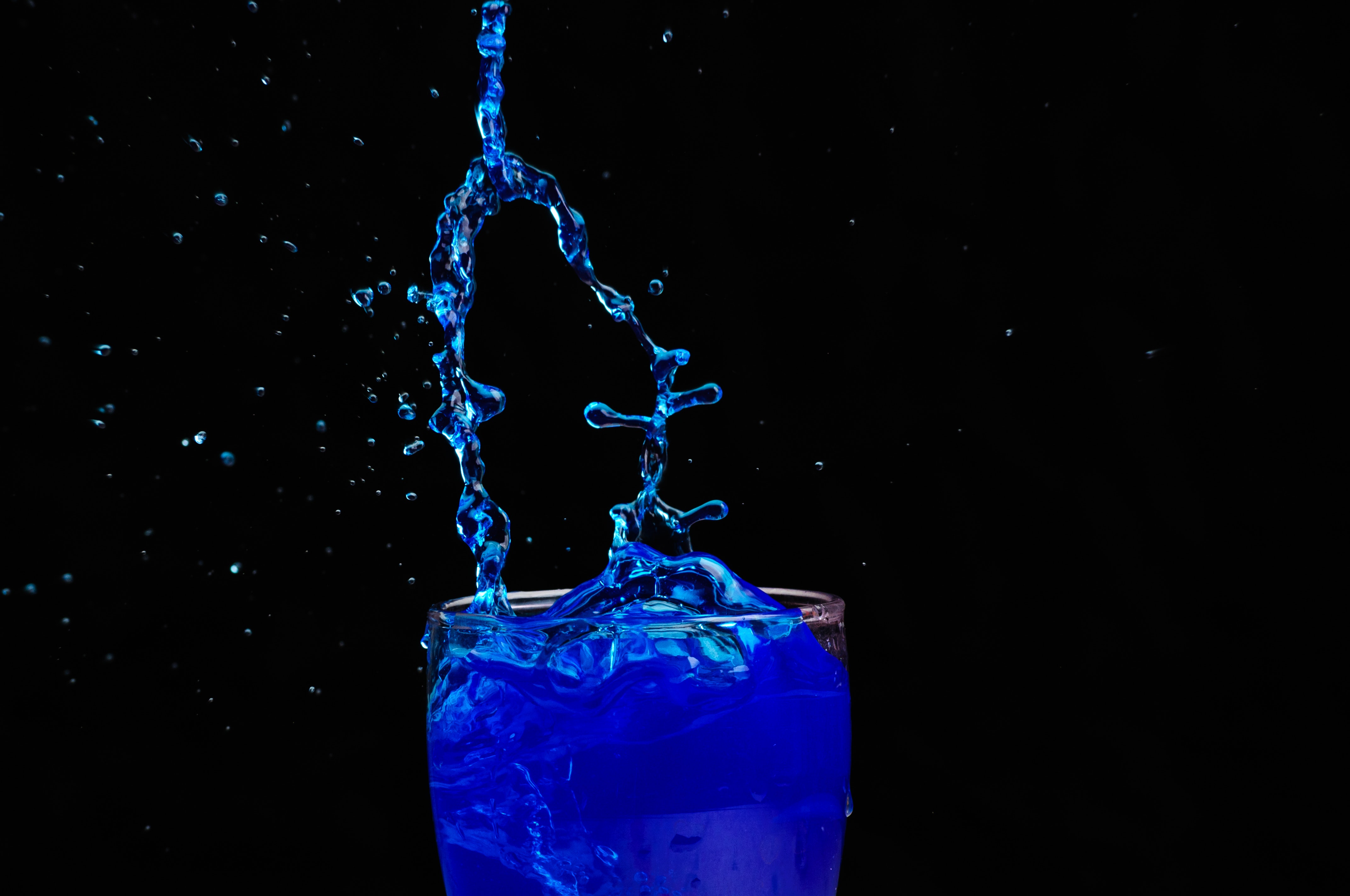 macro, glass, splash, blue, spray, liquid HD wallpaper