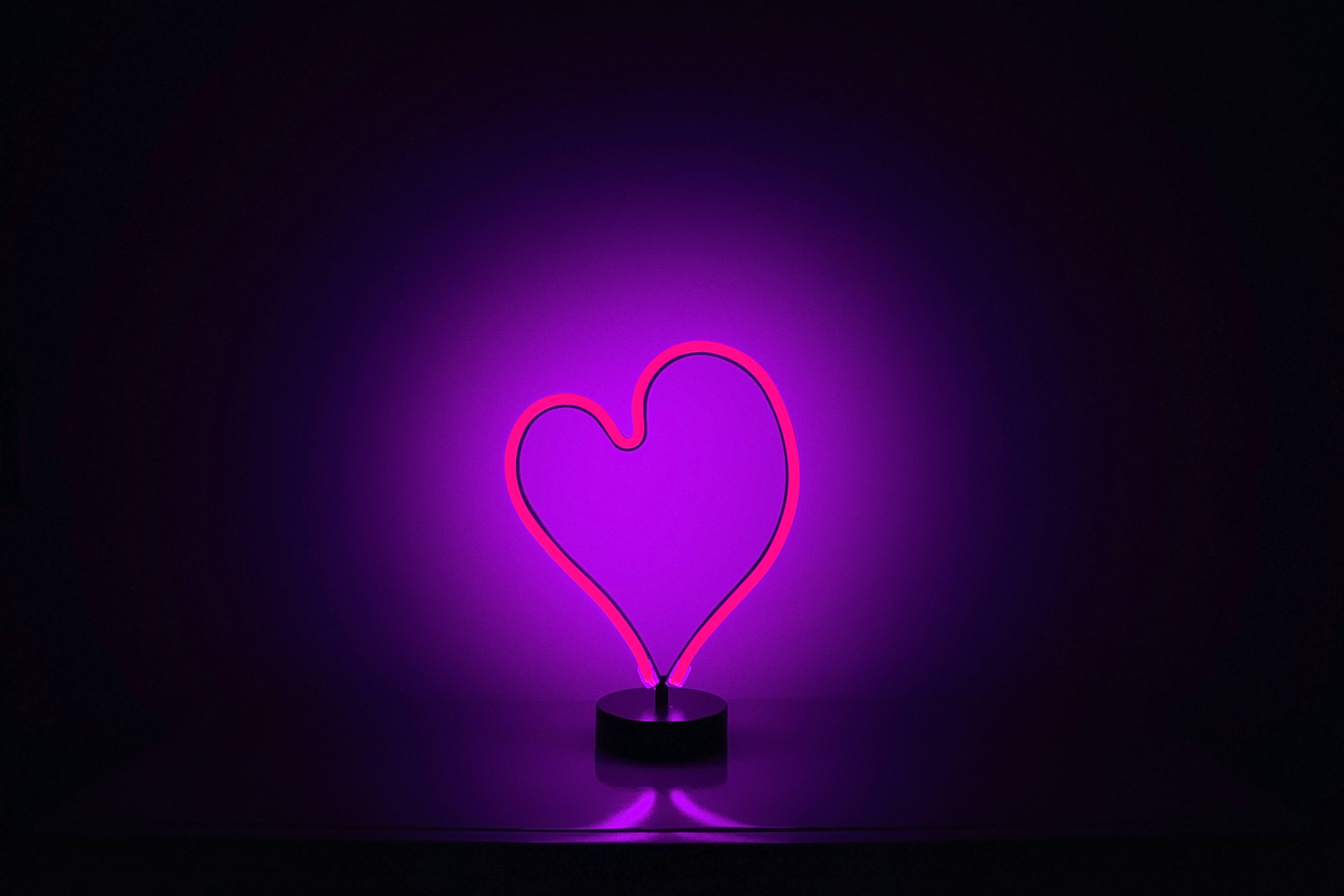 backlight, illumination, heart, dark, neon 2160p