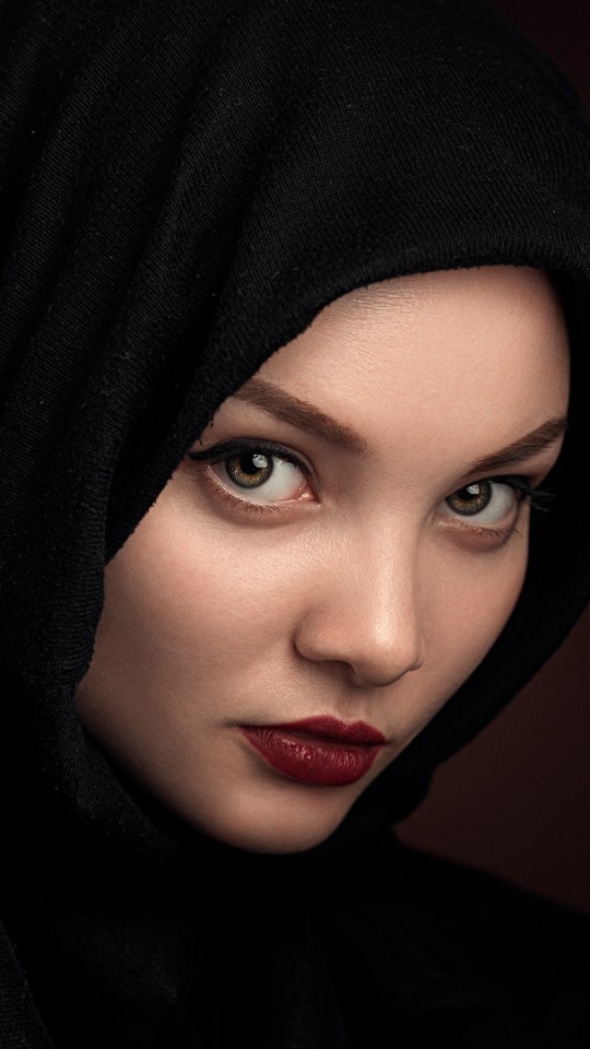 Download mobile wallpaper Face, Model, Women, Lipstick, Hazel Eyes for free.