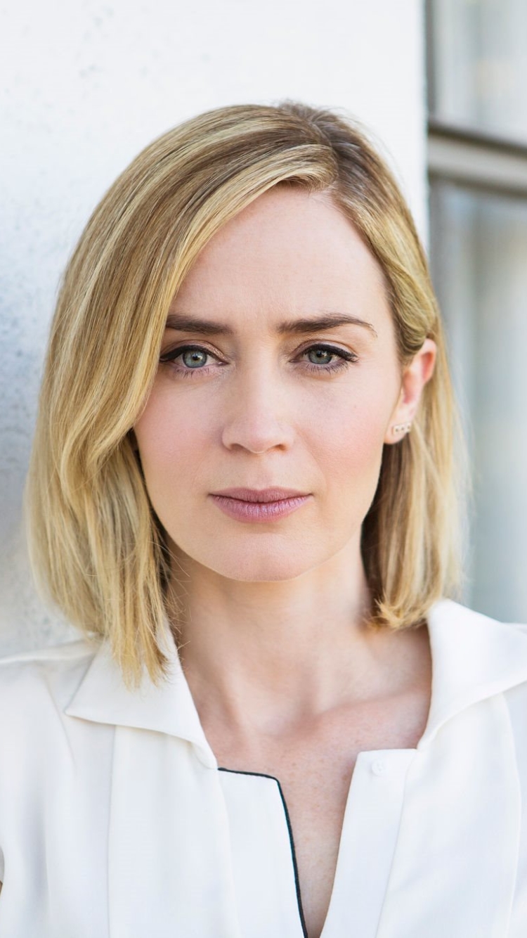 Download mobile wallpaper Blonde, Celebrity, Actress, Emily Blunt for free.
