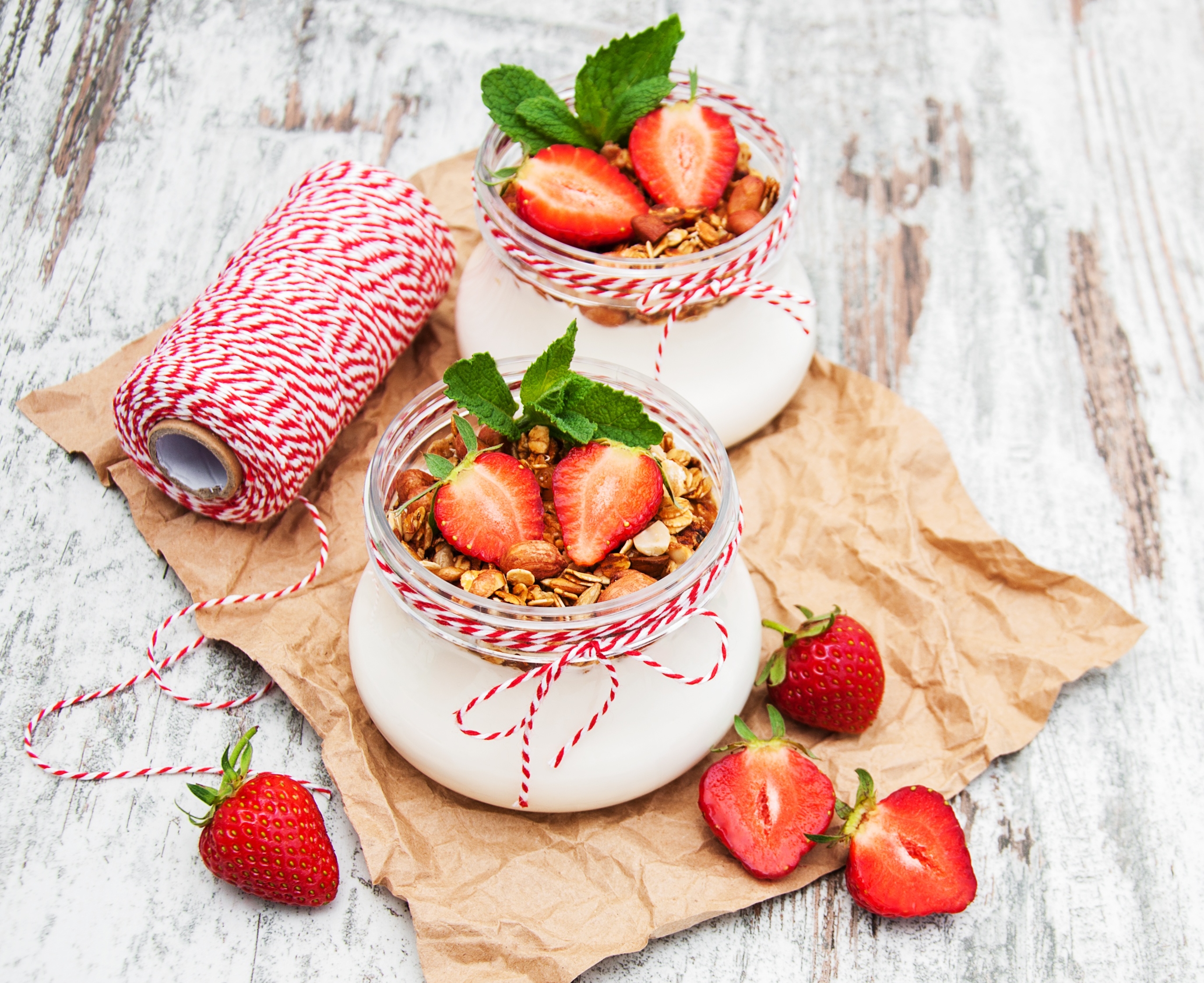 Laden Sie das Erdbeere, Frucht, Joghurt, Nahrungsmittel, Stillleben-Bild kostenlos auf Ihren PC-Desktop herunter