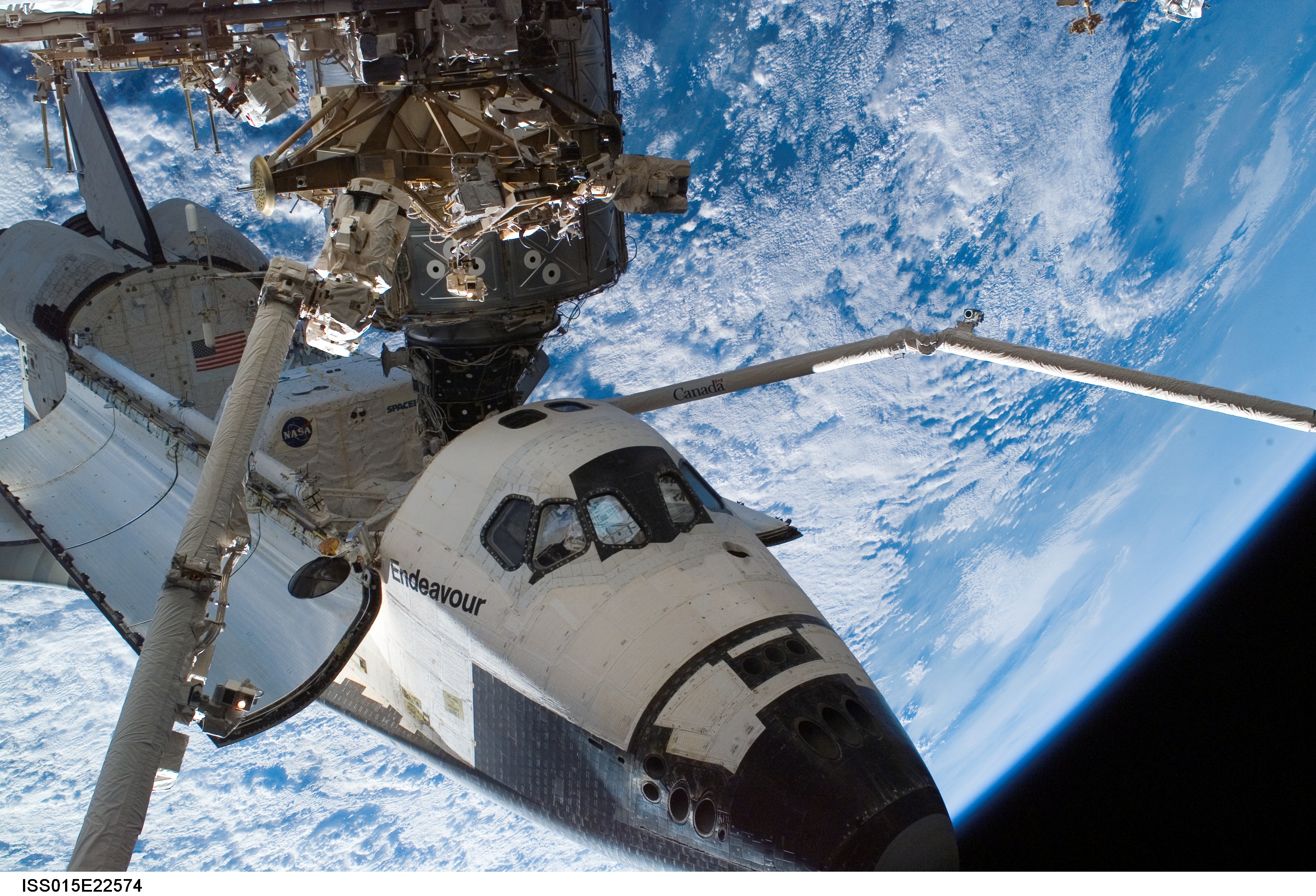 162094 descargar fondo de pantalla transbordador espacial endeavour, satélite, vehículos, tierra, desde el espacio, transbordador sts, transbordadores espaciales: protectores de pantalla e imágenes gratis