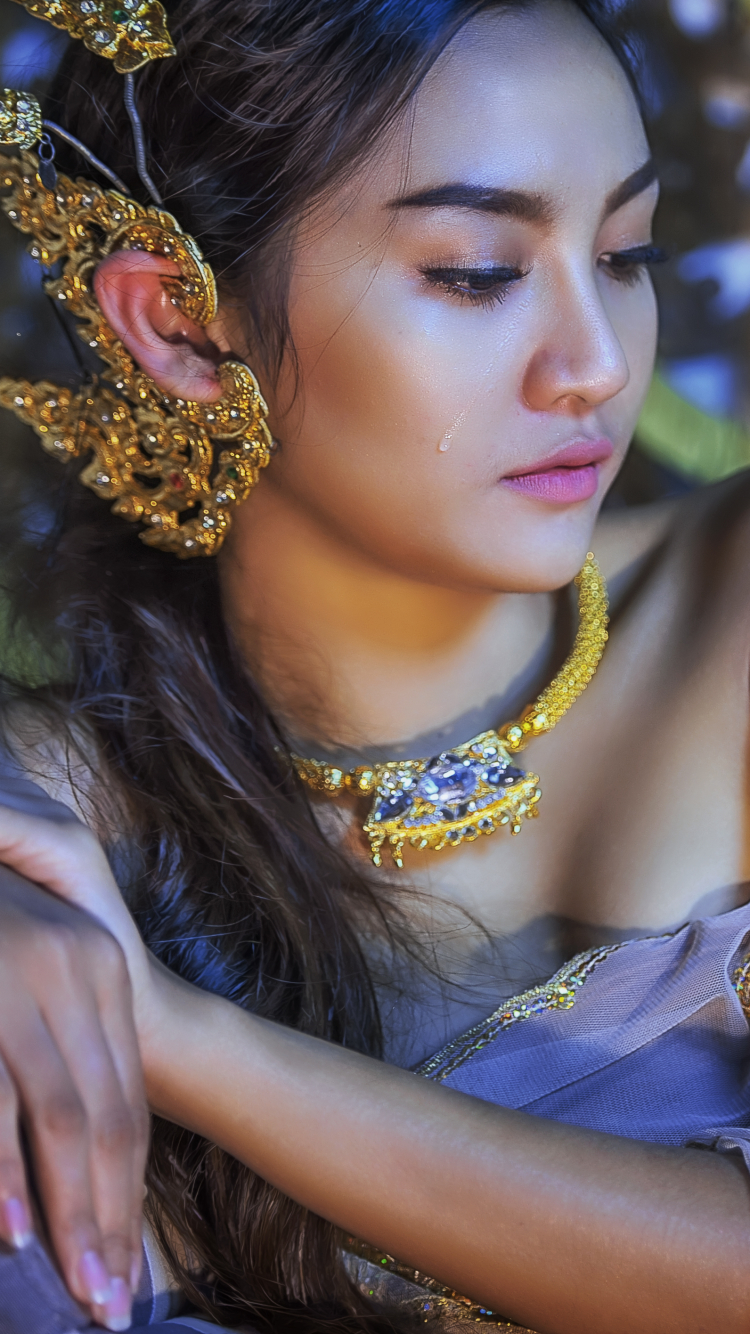 Handy-Wallpaper Schmuck, Modell, Frauen, Ohrringe, Halskette, Asiatinnen, Thailändisch kostenlos herunterladen.