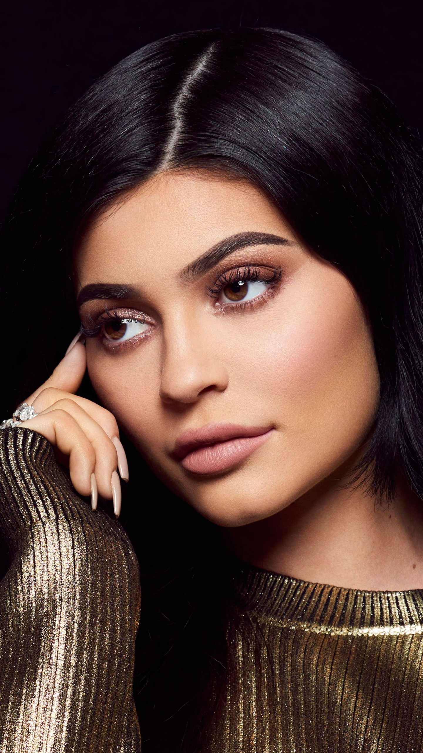 Download mobile wallpaper Model, Celebrity, Brown Eyes, Black Hair, Kylie Jenner for free.