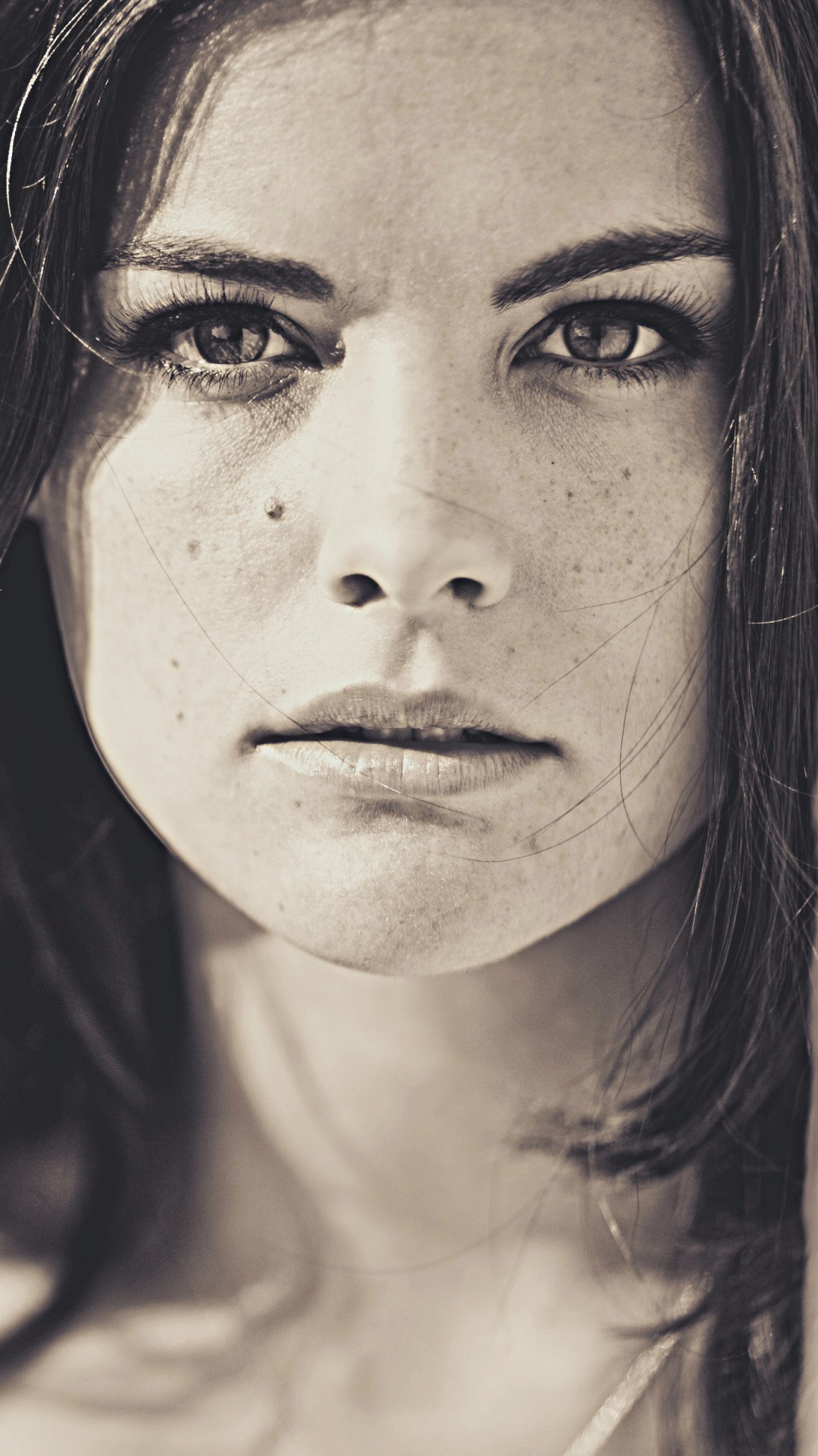 Download mobile wallpaper Monochrome, Face, Model, Celebrity, Actress, Jaimie Alexander for free.