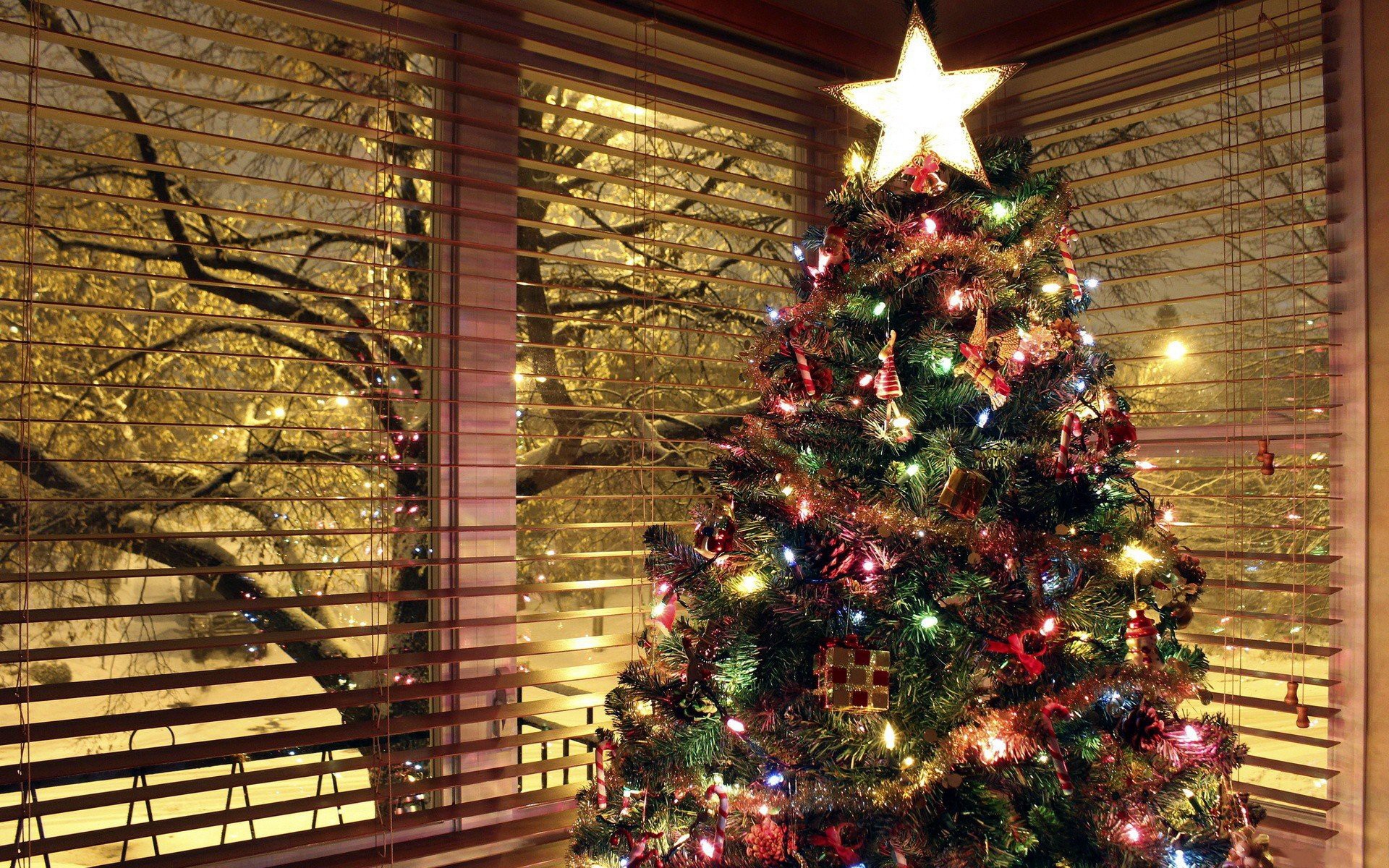 PCデスクトップにクリスマス, 光, クリスマスツリー, クリスマスオーナメント, ホリデー画像を無料でダウンロード