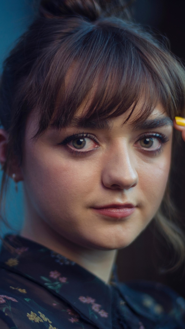 Handy-Wallpaper Brünette, Britisch, Berühmtheiten, Kurzes Haar, Darstellerin, Maisie Williams kostenlos herunterladen.