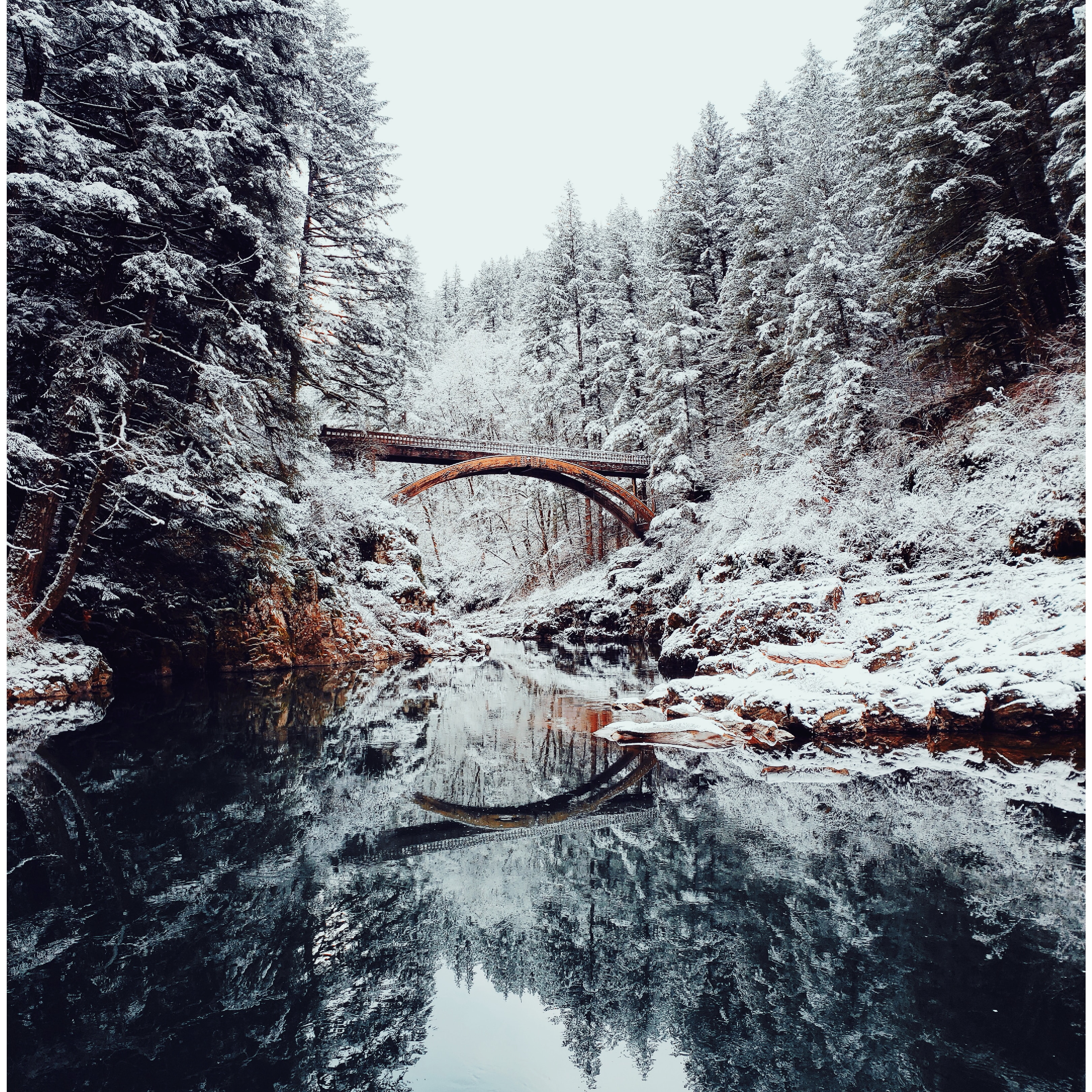 Скачать обои бесплатно Мост, Природа, Снег, Река, Пейзаж, Зима картинка на рабочий стол ПК