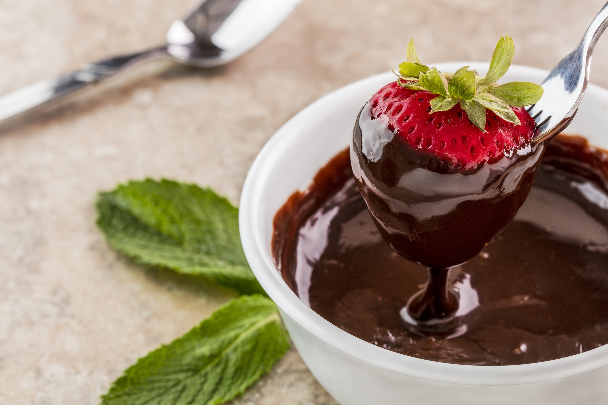 Laden Sie das Erdbeere, Schokolade, Nahrungsmittel-Bild kostenlos auf Ihren PC-Desktop herunter