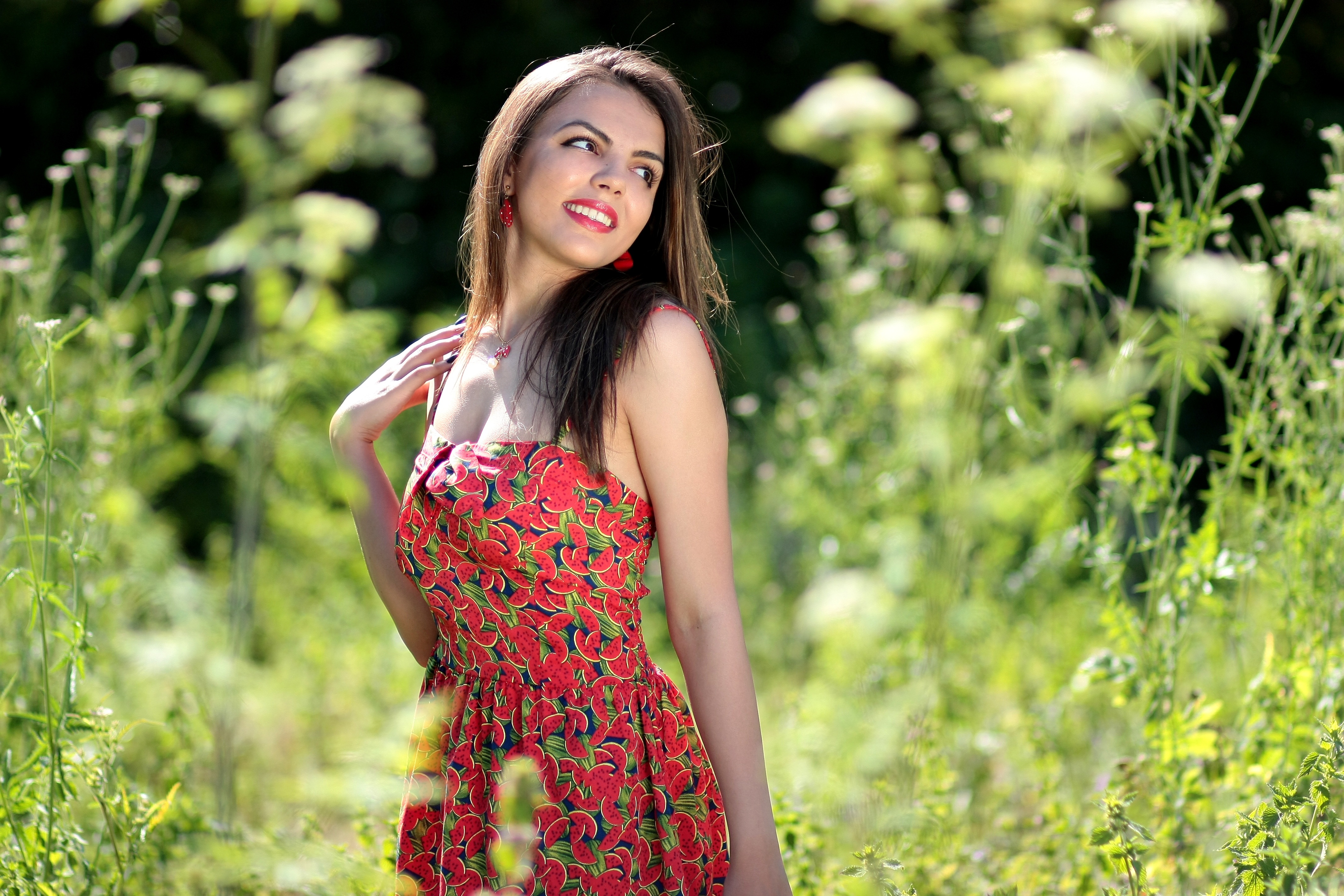 Download mobile wallpaper Smile, Dress, Brunette, Model, Women, Brown Eyes, Lipstick, Depth Of Field for free.