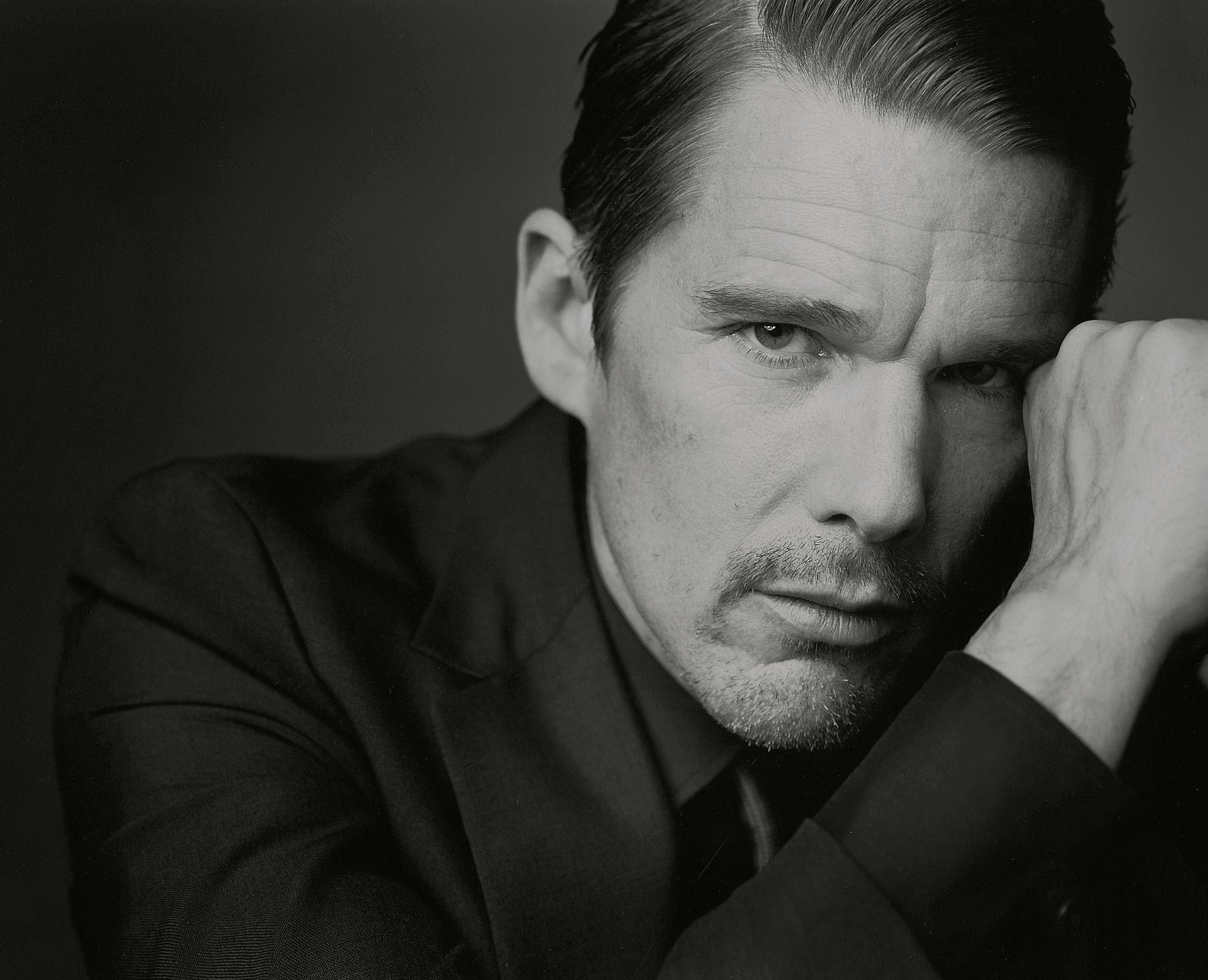 Download mobile wallpaper Face, Celebrity, Black & White, Actor, Ethan Hawke for free.