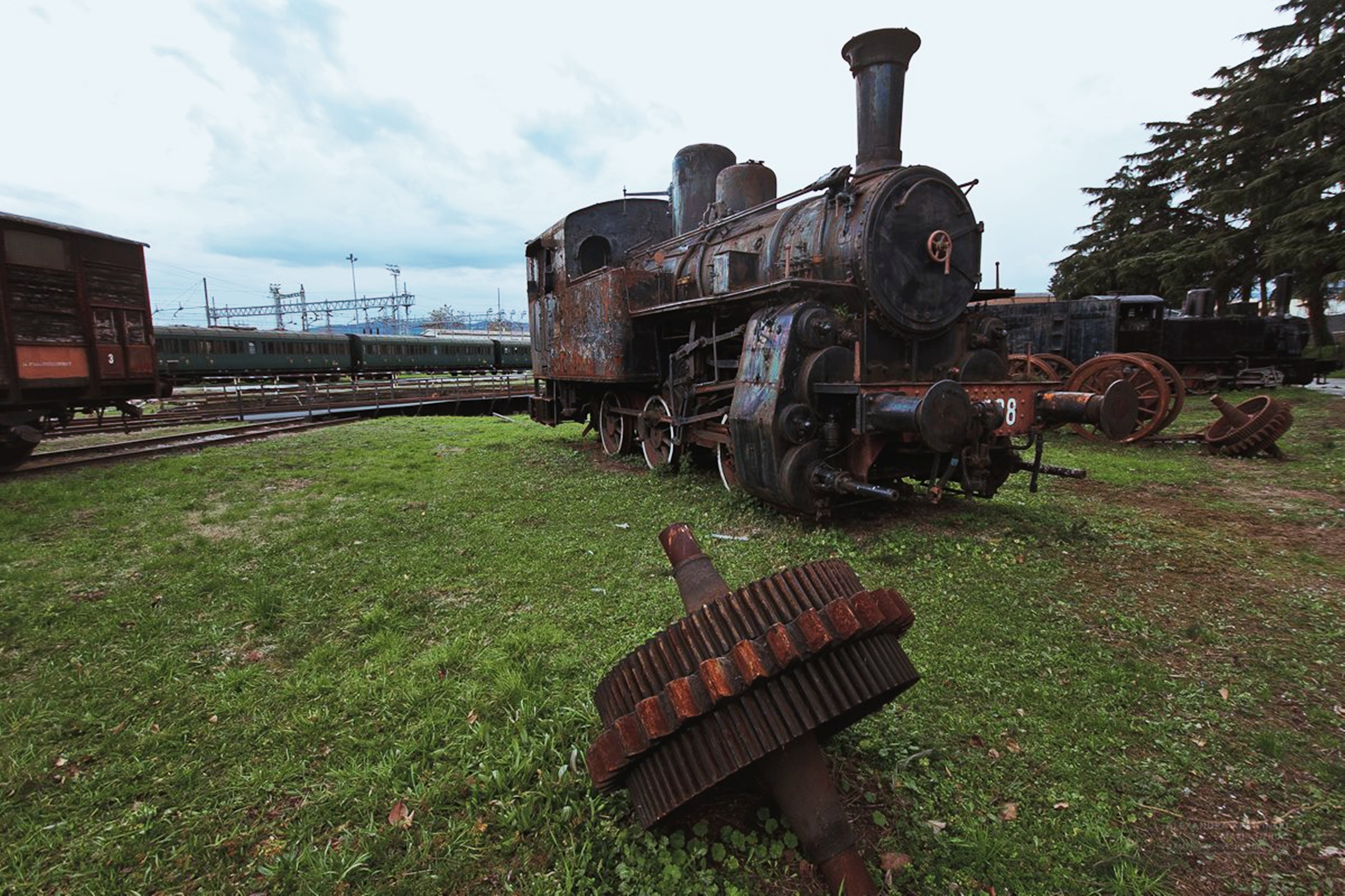 Download mobile wallpaper Italy, Train, Railroad, Wreck, Vehicles for free.