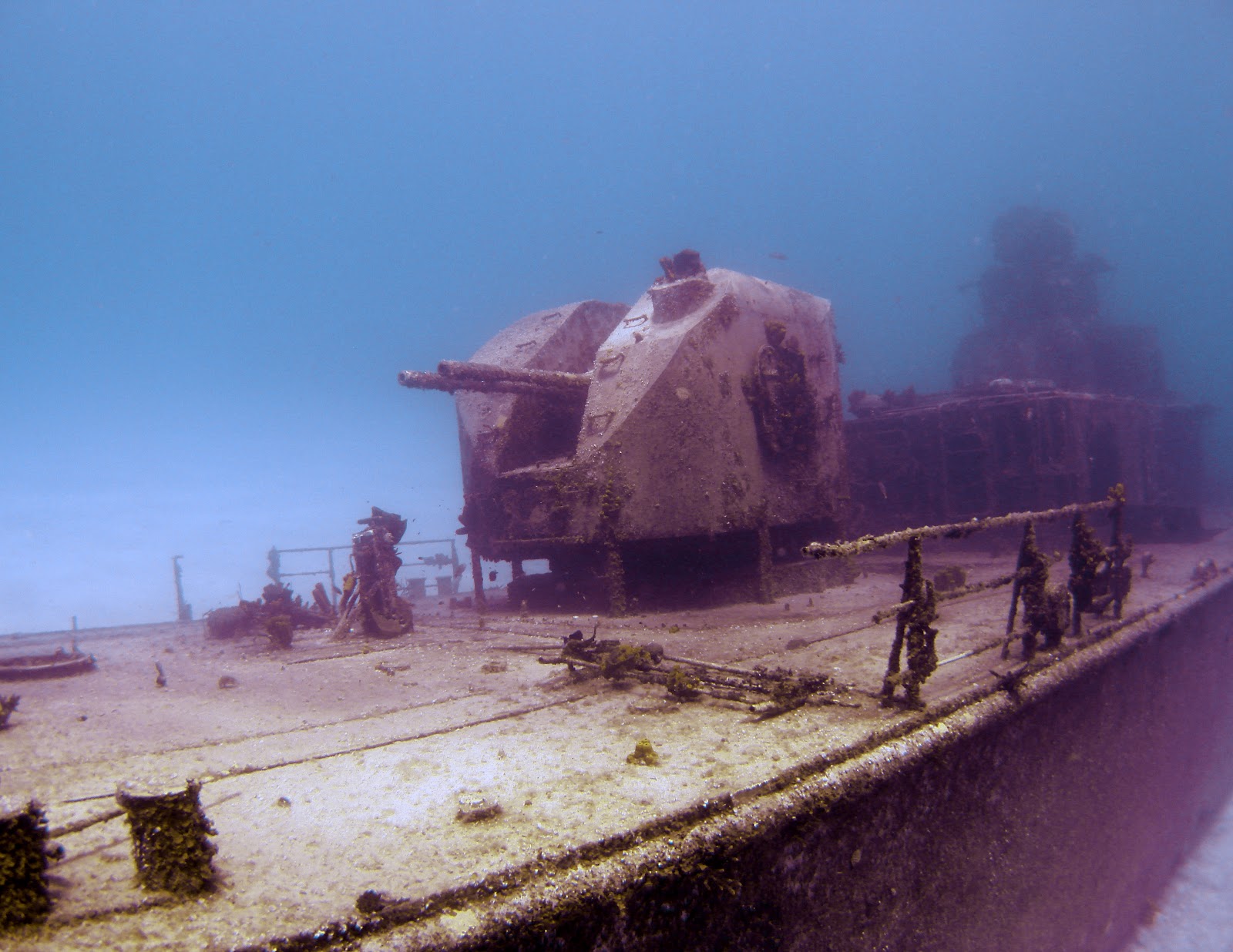Download mobile wallpaper Underwater, Wreck, Vehicles, Warship for free.