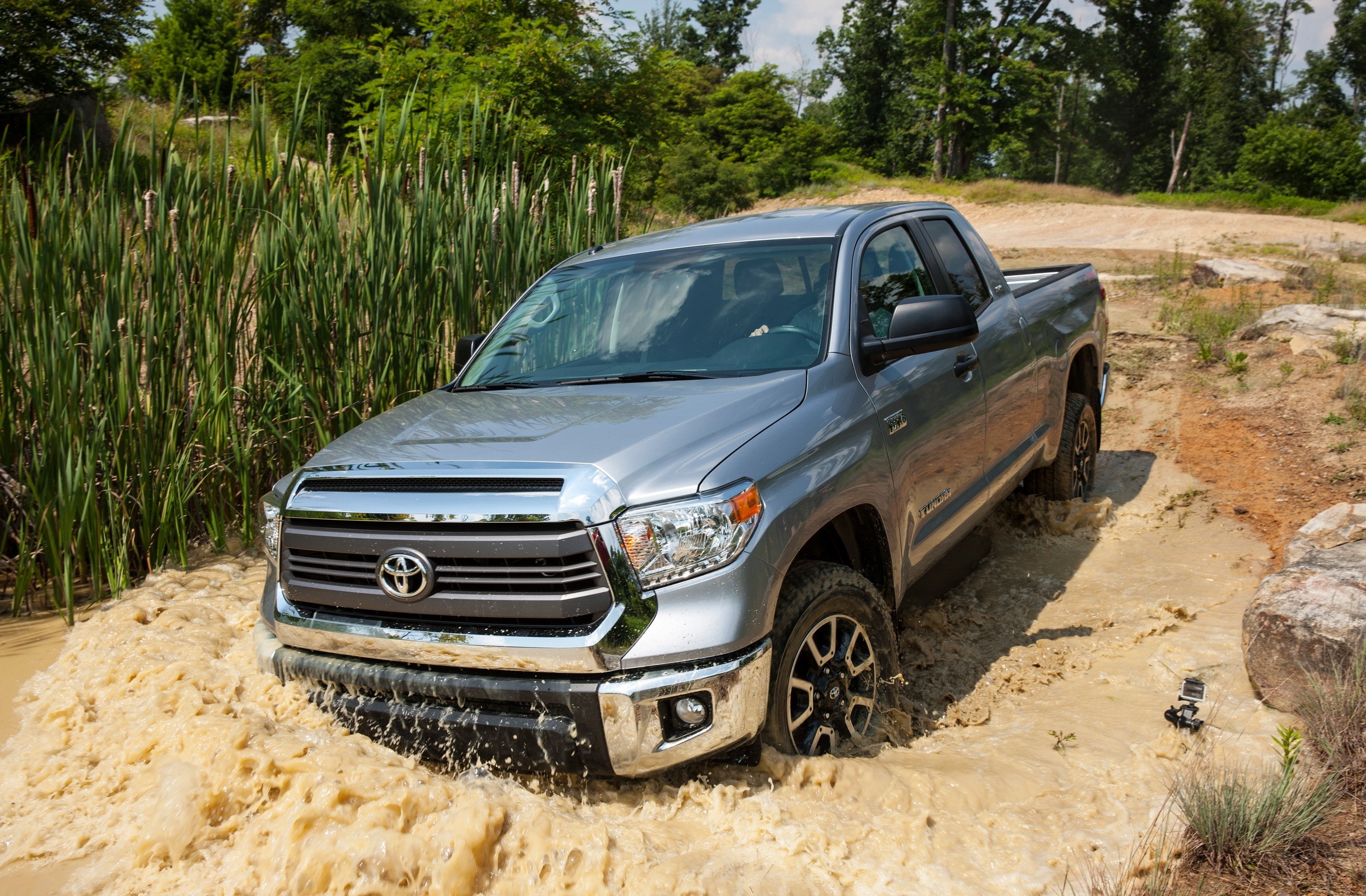 Download mobile wallpaper Toyota Tundra, Jeep, Toyota, Vehicles for free.