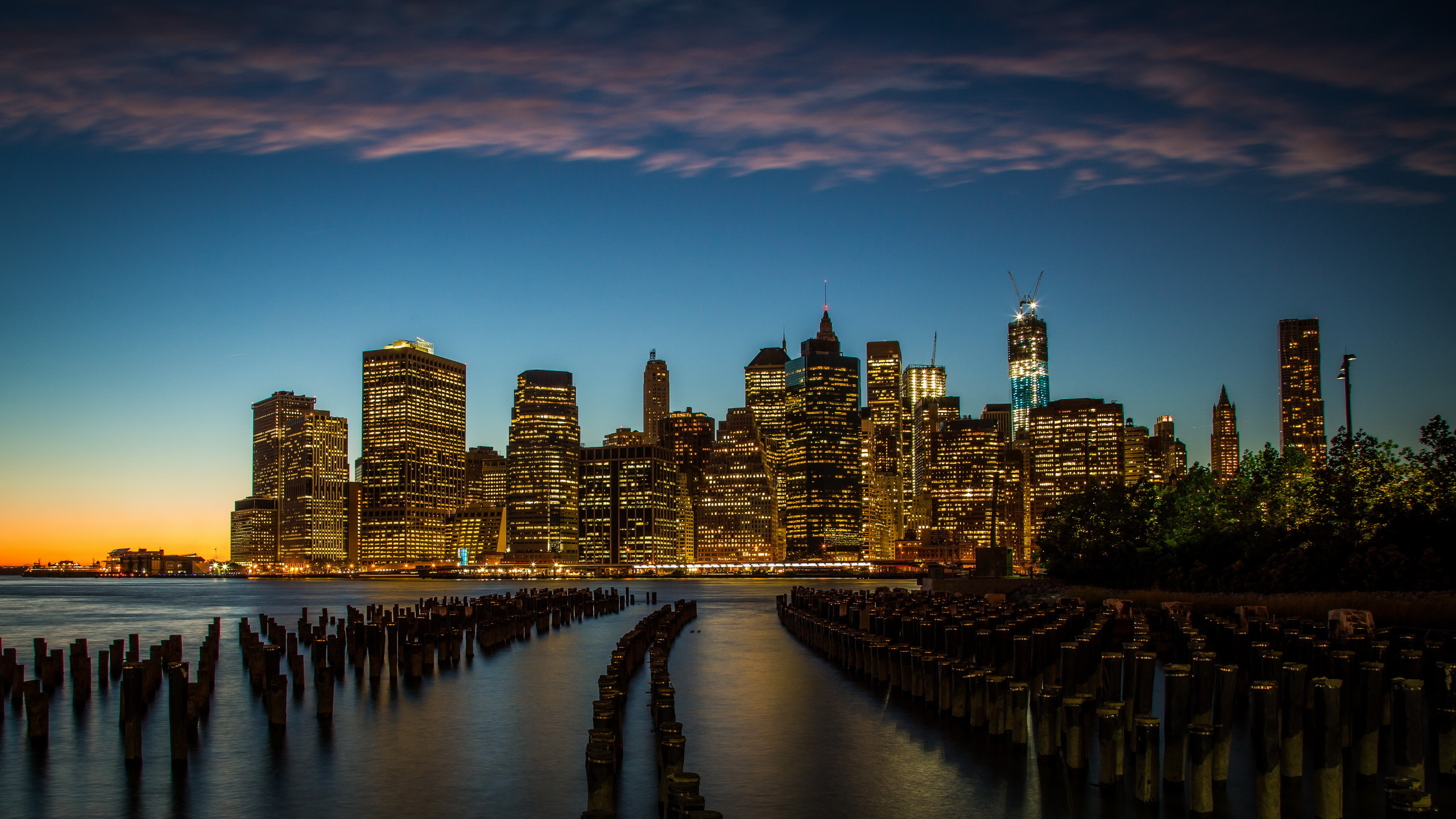 PCデスクトップに都市, 建物, 光, ニューヨーク, マンハッタン, 夜, 建築, マンメイド, 街並み画像を無料でダウンロード