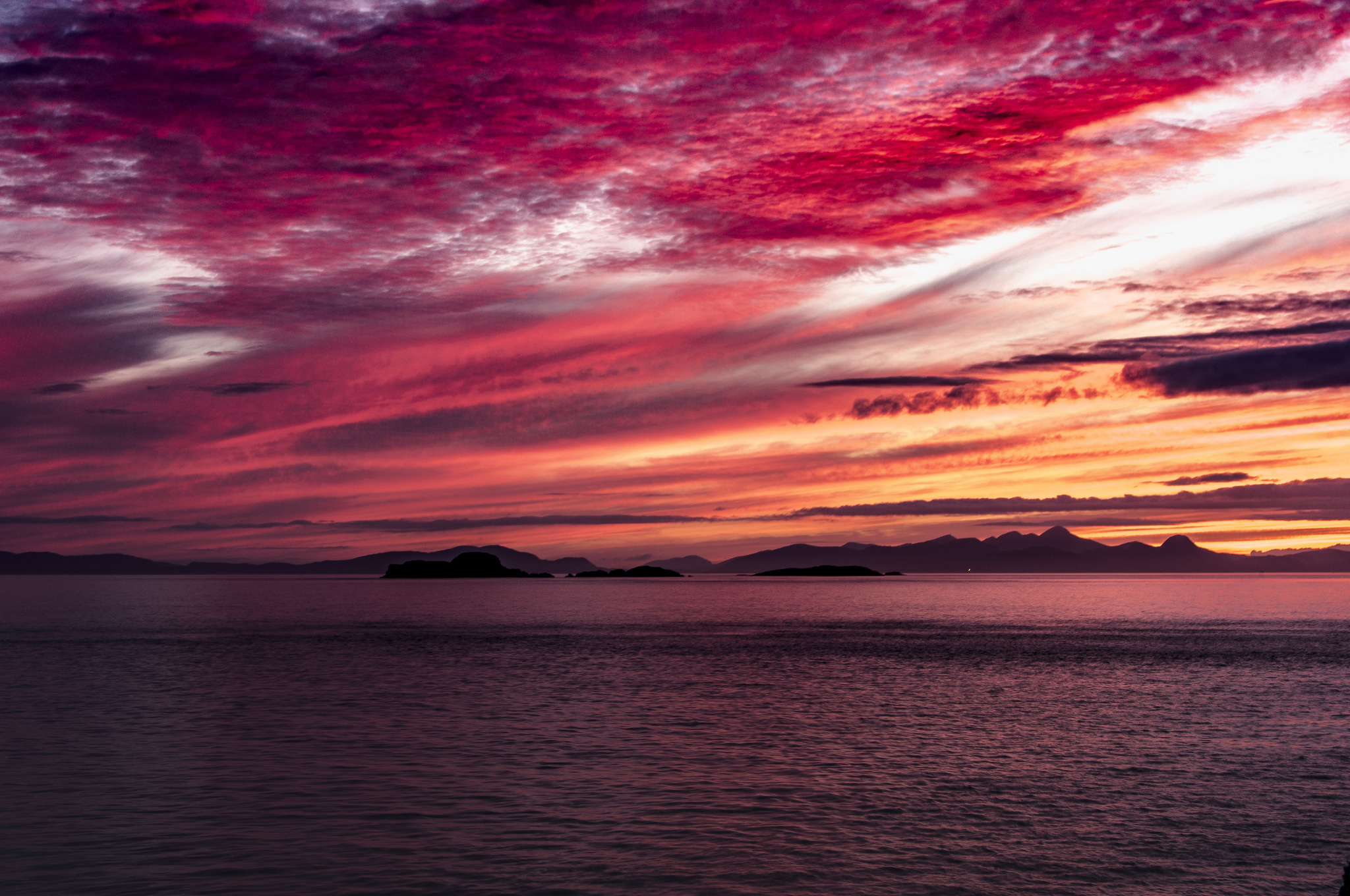 Free download wallpaper Nature, Sunset, Sky, Ocean, Earth, Cloud on your PC desktop