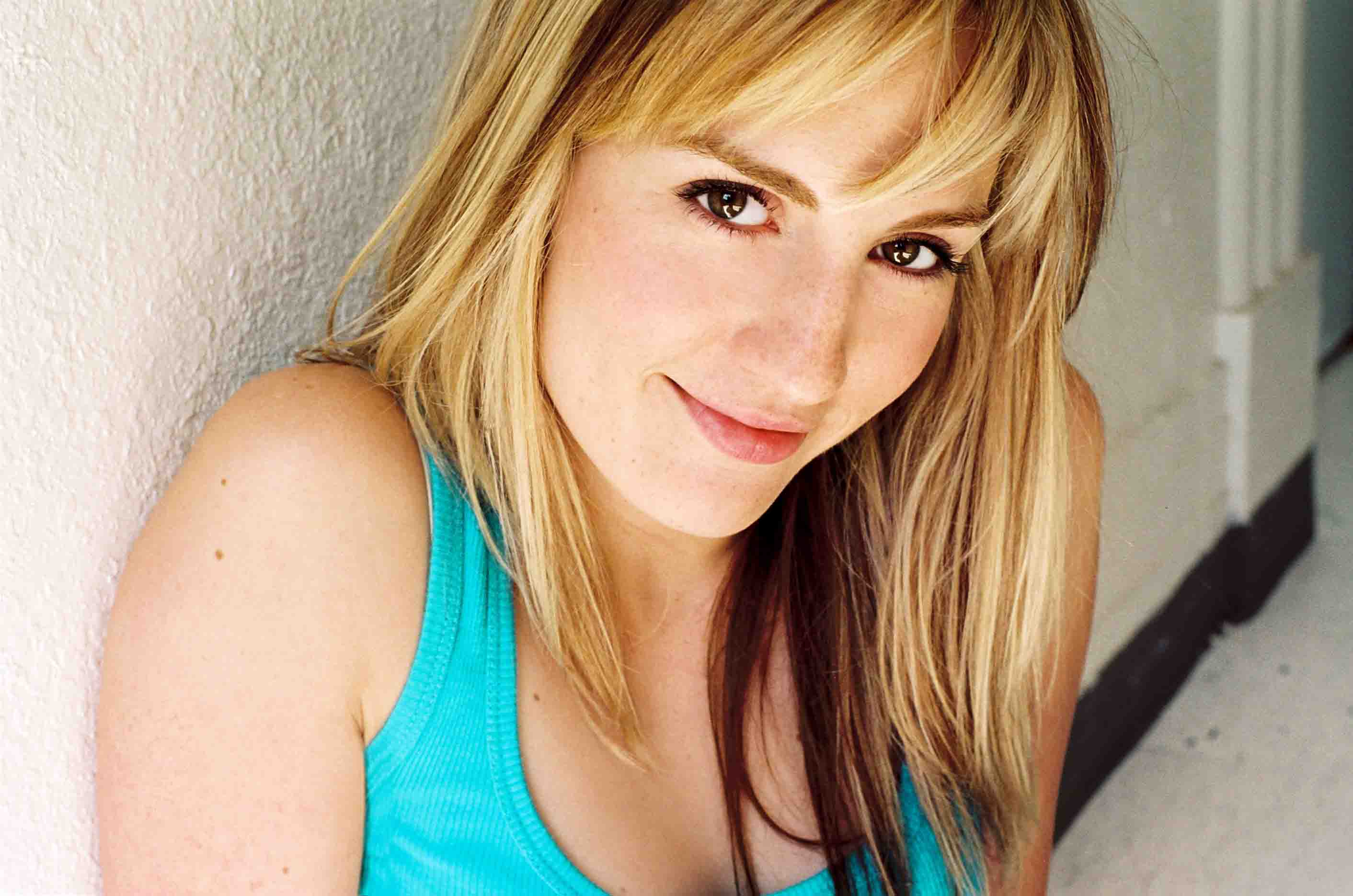 Descargar fondos de escritorio de Alison Haislip HD