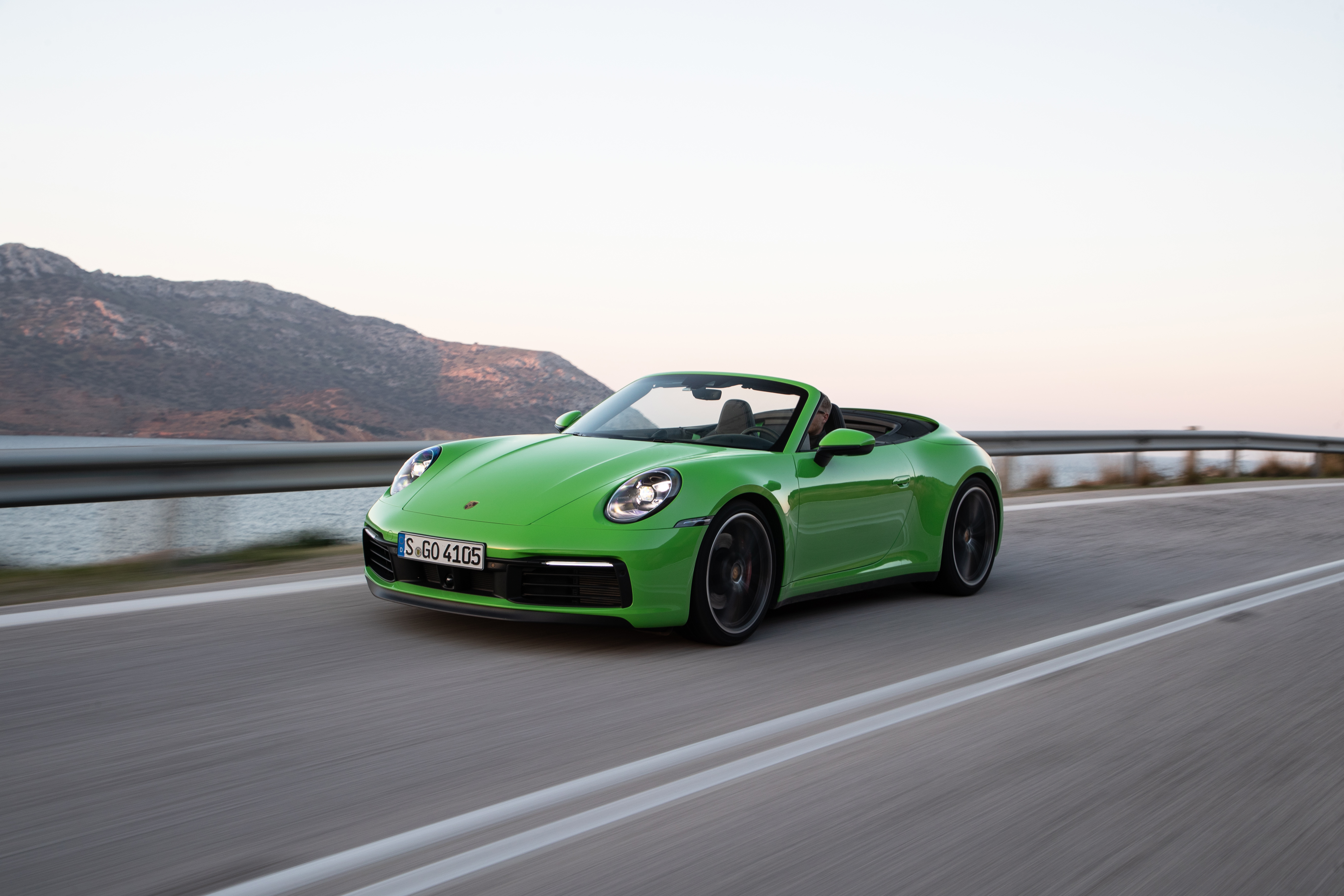 Descarga gratuita de fondo de pantalla para móvil de Porsche, Coche, Porsche 911, Vehículos, Porsche 911 Carrera, Coche Verde.