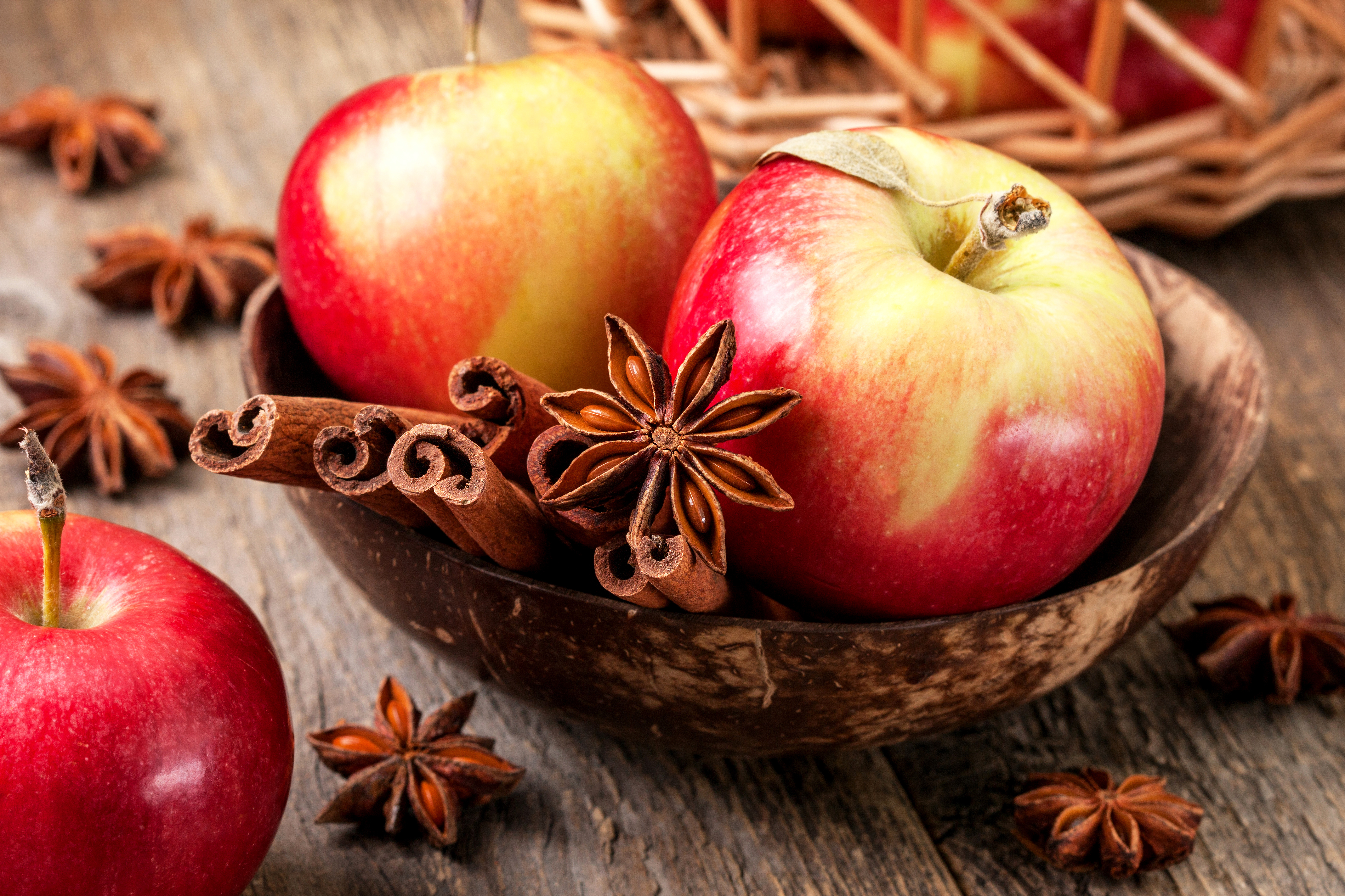 Download mobile wallpaper Fruits, Food, Apple, Cinnamon for free.