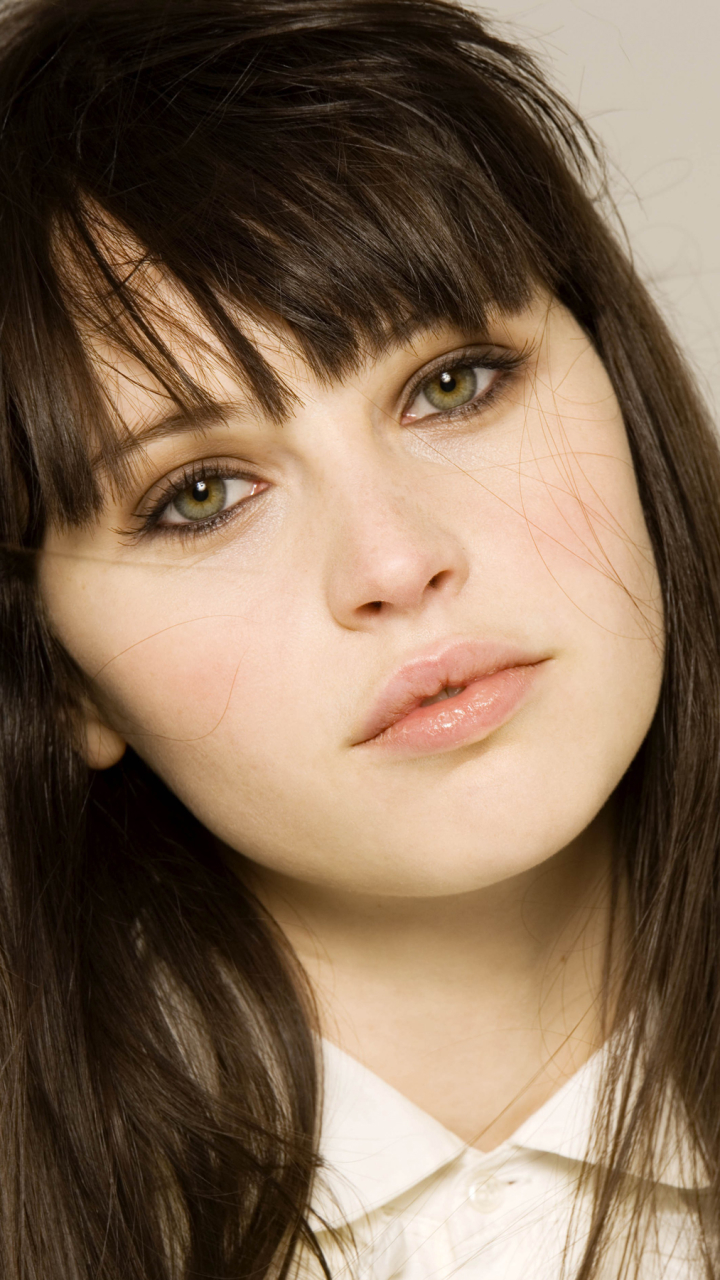 Download mobile wallpaper English, Face, British, Green Eyes, Celebrity, Actress, Felicity Jones for free.