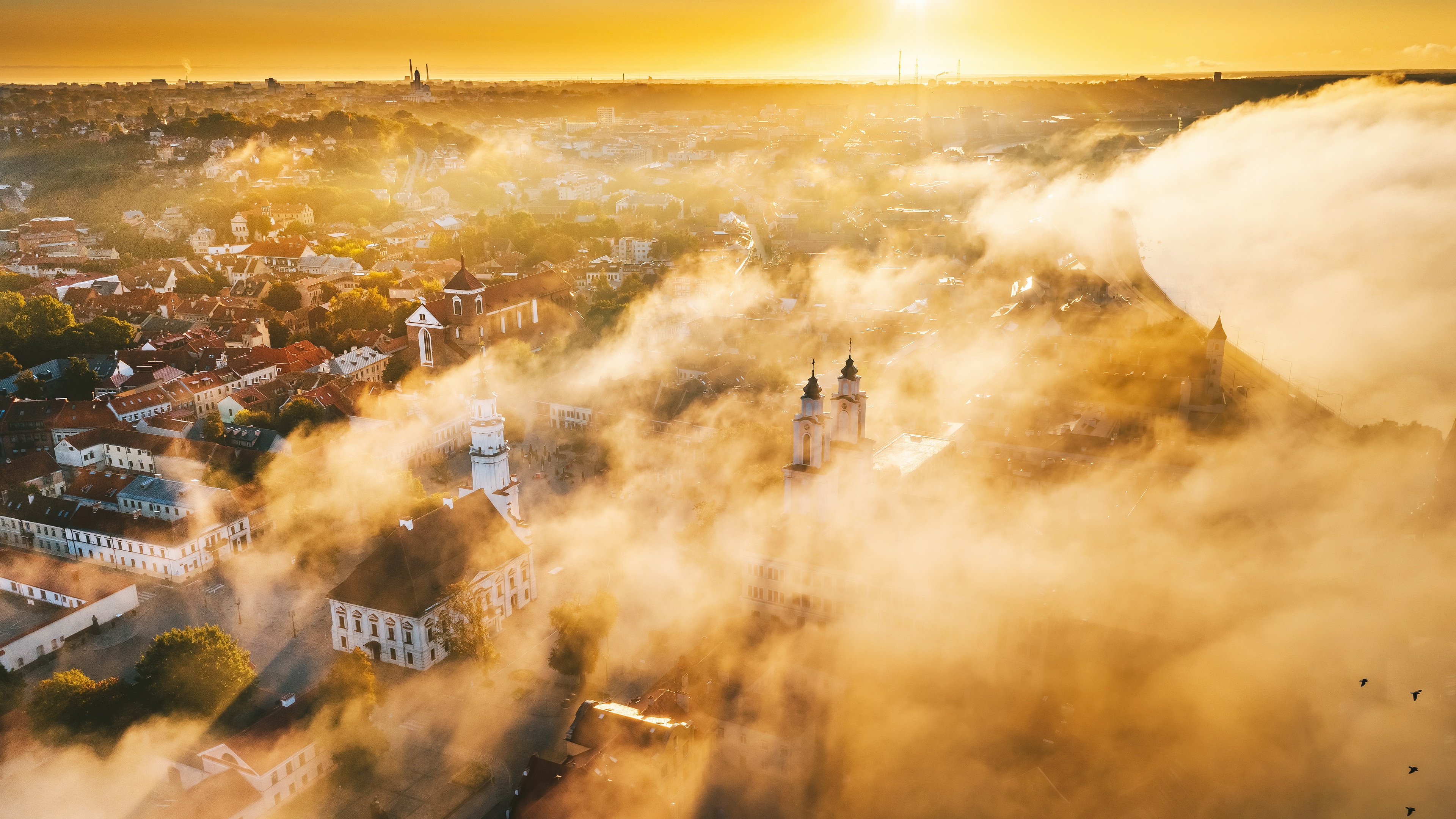489957 baixar papel de parede feito pelo homem, kaunas, neblina, horizonte, lituânia, pôr do sol, cidades - protetores de tela e imagens gratuitamente