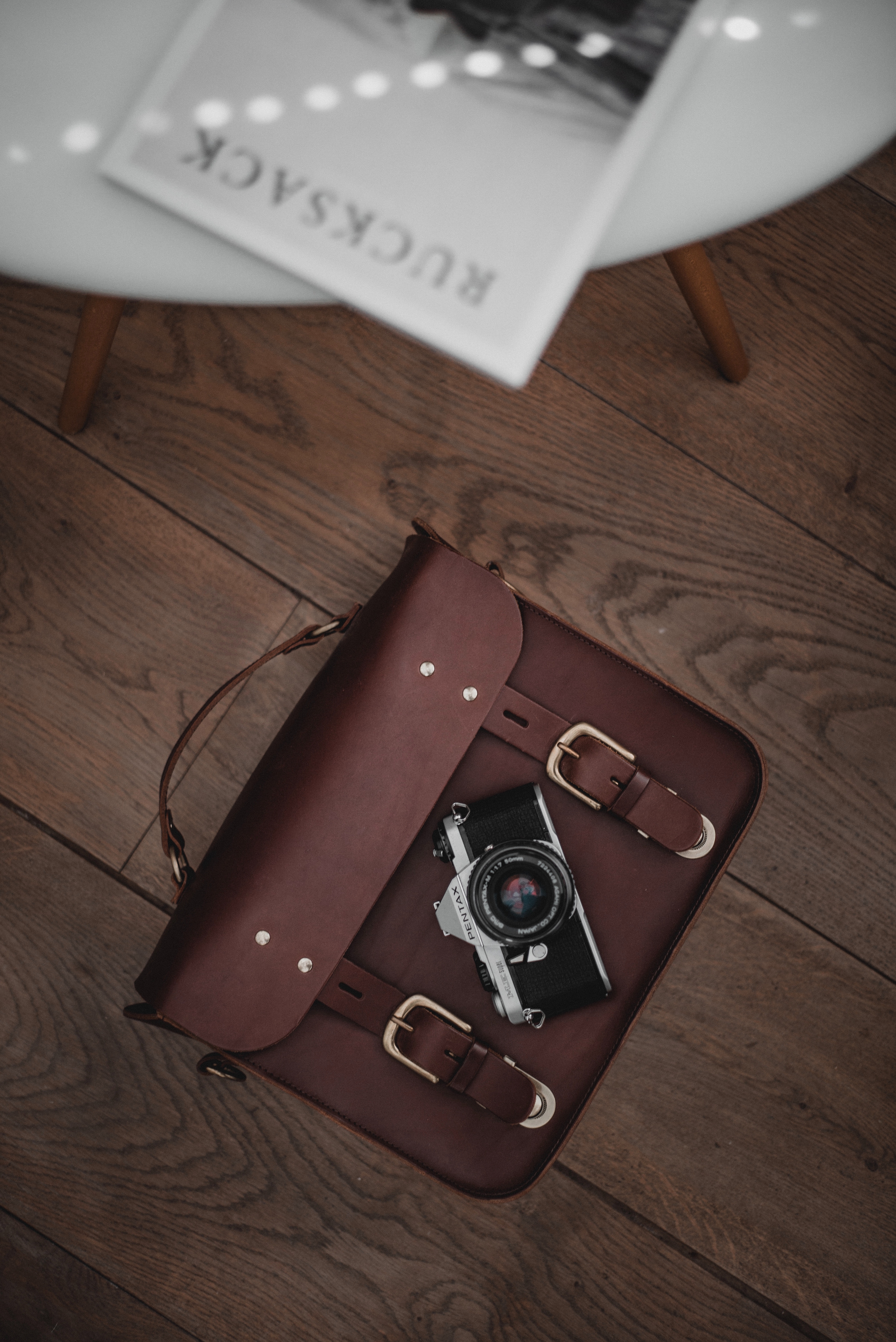 leather, technologies, technology, old, lens, bag, camera, floor, accessory