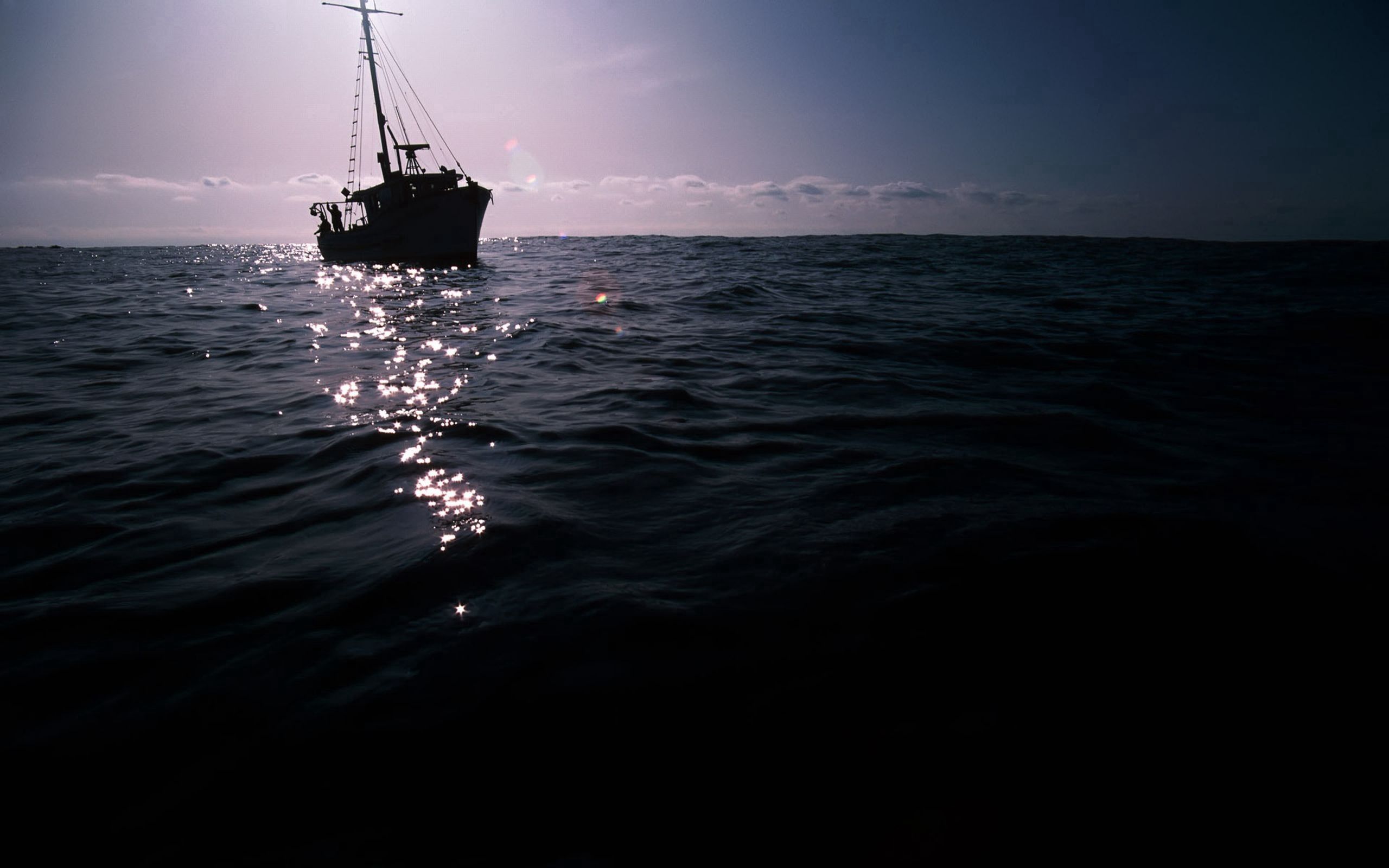 Скачать обои бесплатно Рябь, Лодка, Темные, Море картинка на рабочий стол ПК