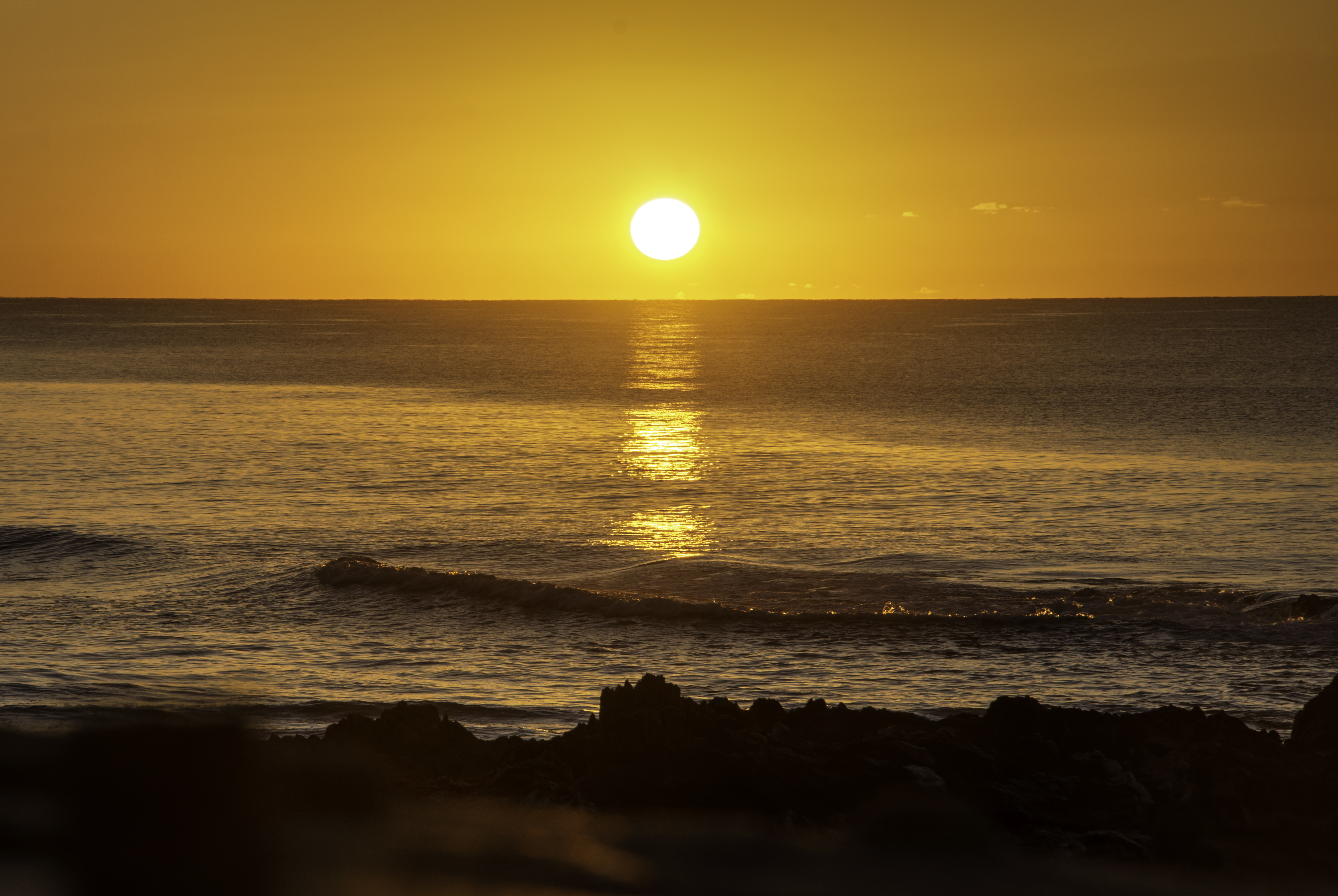 PCデスクトップに自然, 日没, サン, 海岸, 波, 海画像を無料でダウンロード