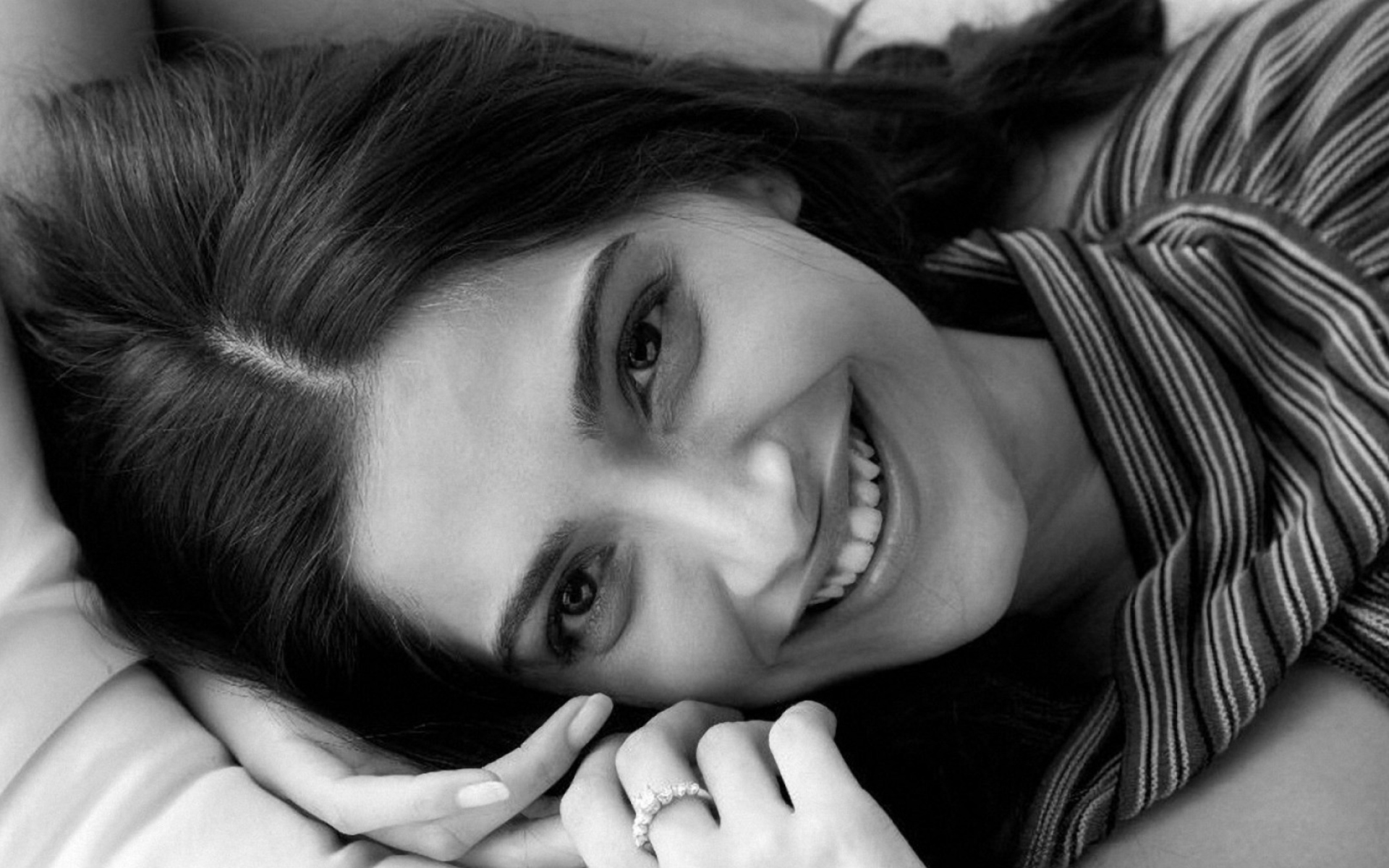 sonam kapoor, celebrity, actress, black & white, close up, indian, smile 2160p