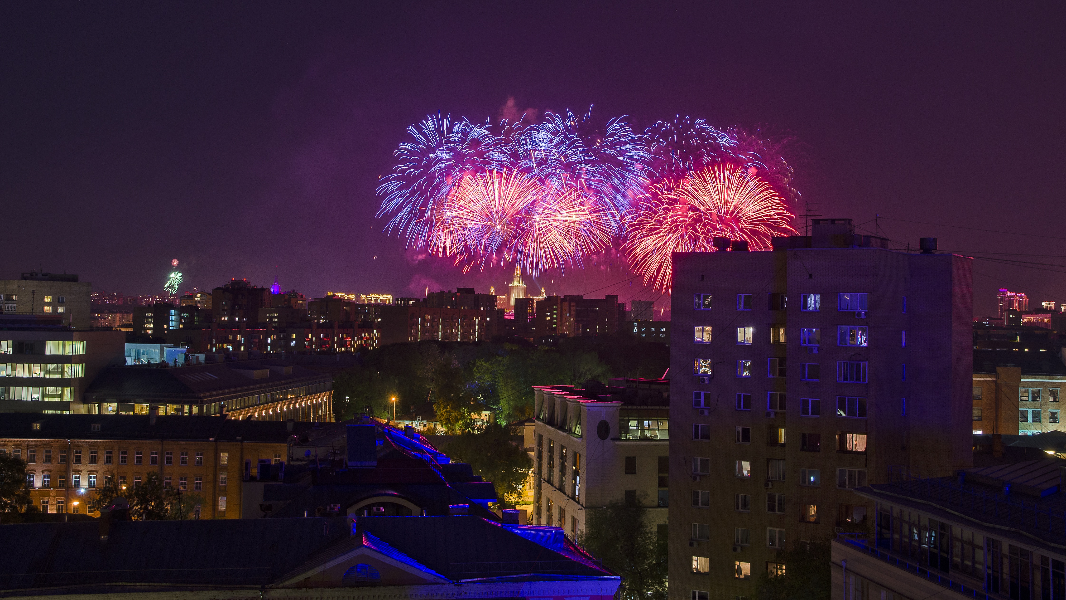 Laden Sie das Moskau, Feuerwerk, Fotografie, Nacht, Großstadt-Bild kostenlos auf Ihren PC-Desktop herunter