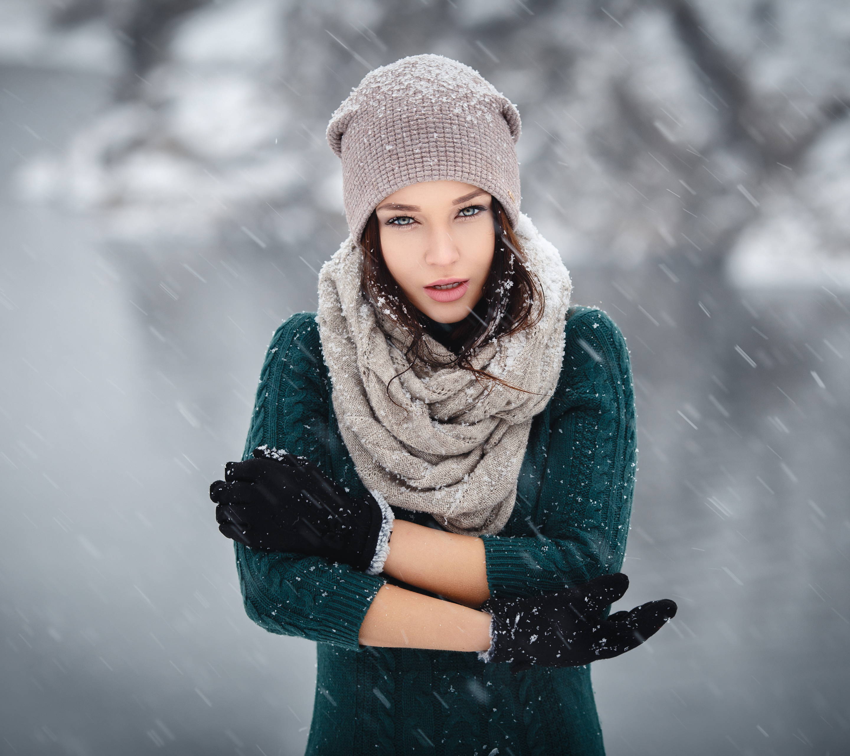 無料モバイル壁紙帽子, モデル, 女性, 降雪, スカーフ, アンジェリーナ・ペトロワをダウンロードします。