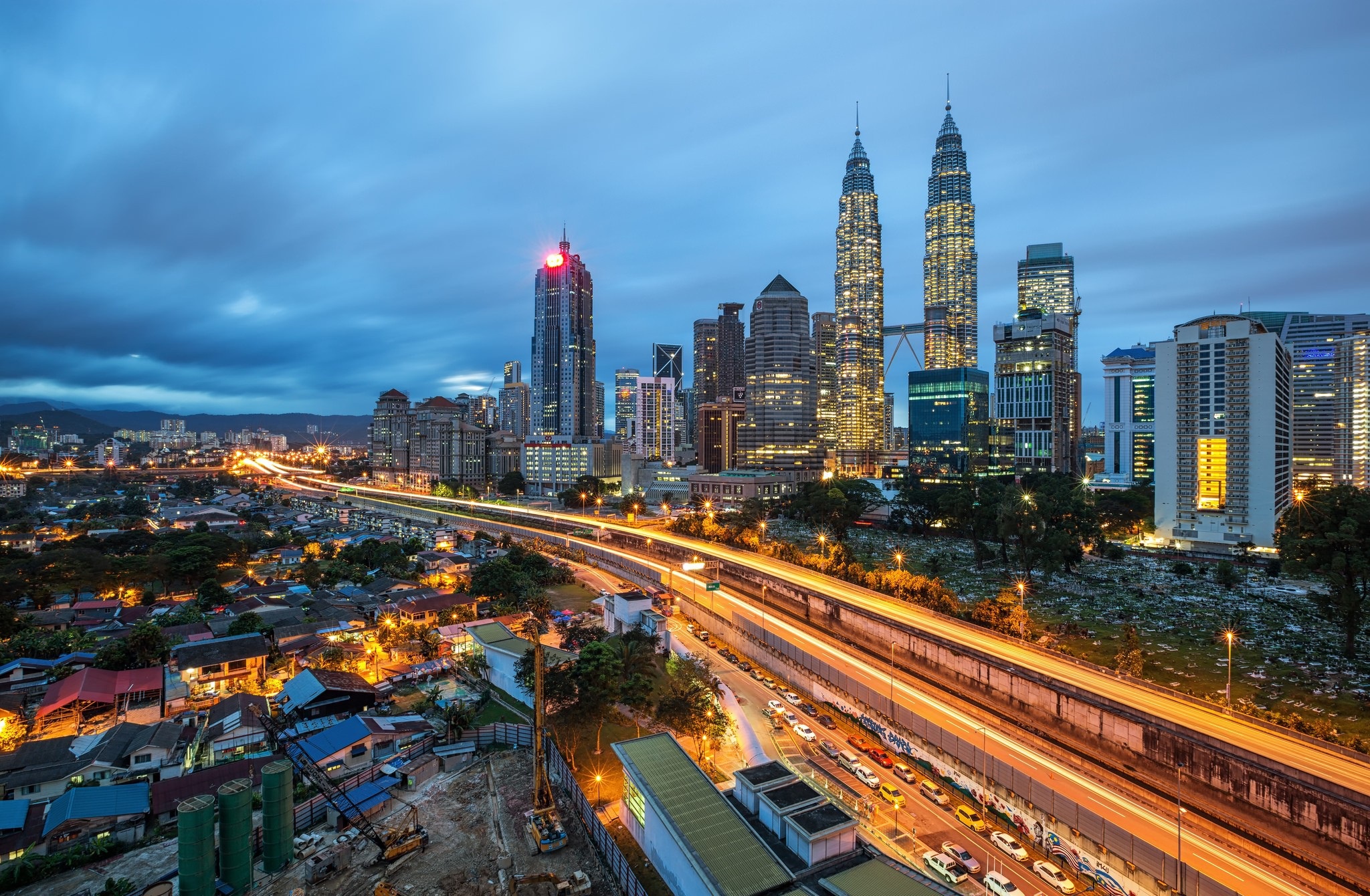 Download mobile wallpaper Cities, City, Skyscraper, Building, Kuala Lumpur, Malaysia, Man Made, Petronas Towers for free.