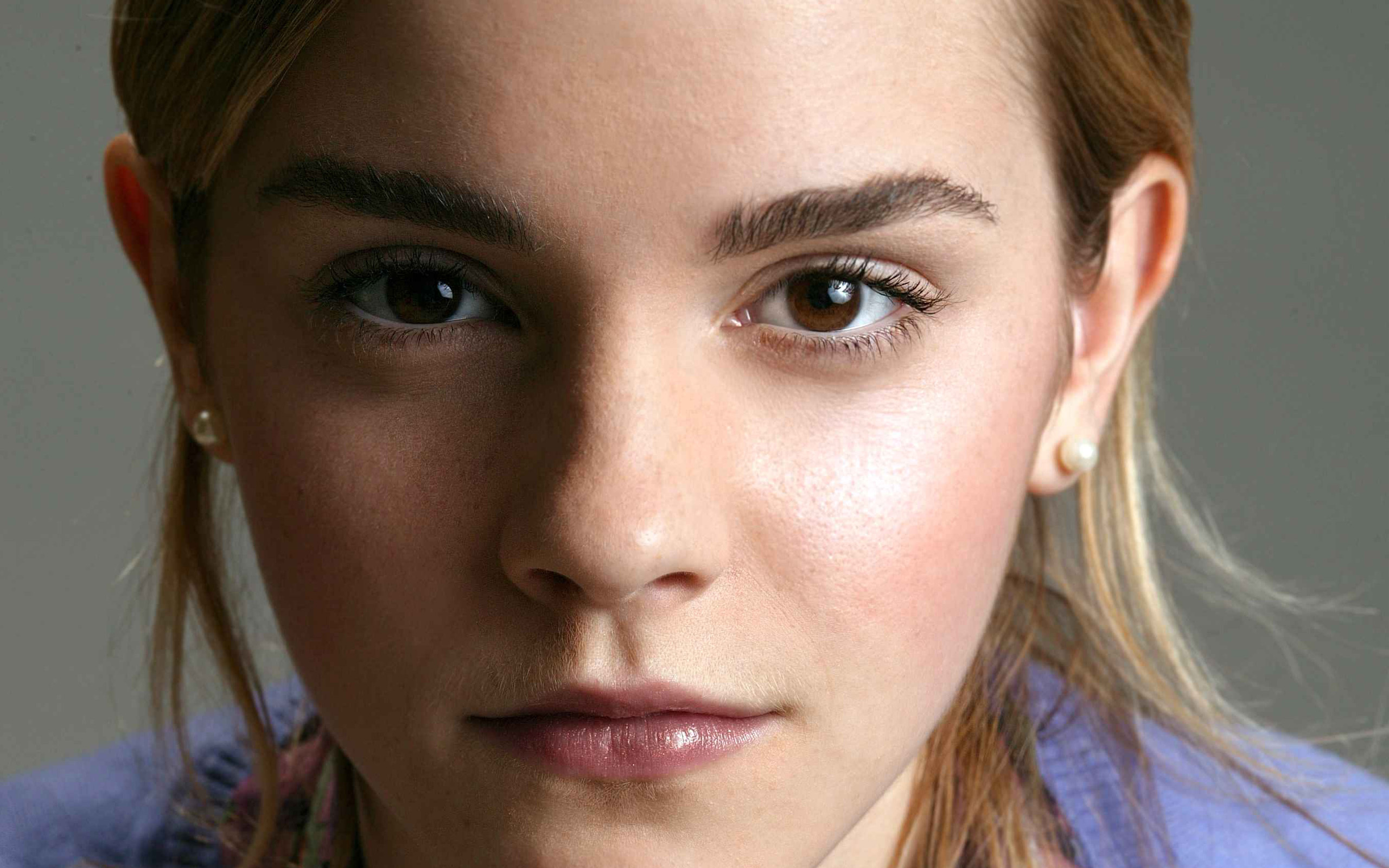 Download mobile wallpaper Celebrity, Emma Watson for free.