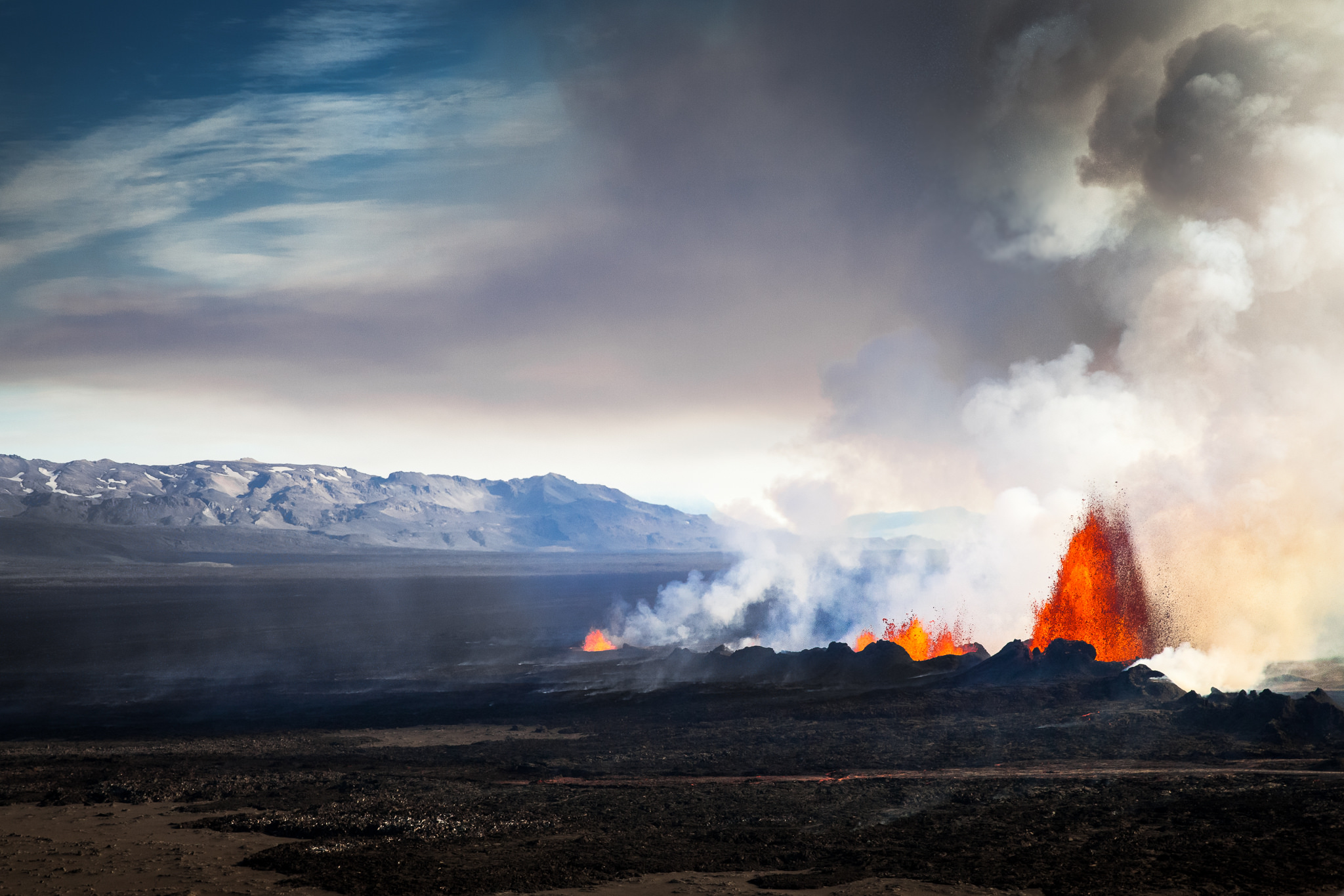 380550 скачать обои земля/природа, бардарбунга, извержение, исландия, ландшафт, лава, природа, дым, вулкан, вулканы - заставки и картинки бесплатно