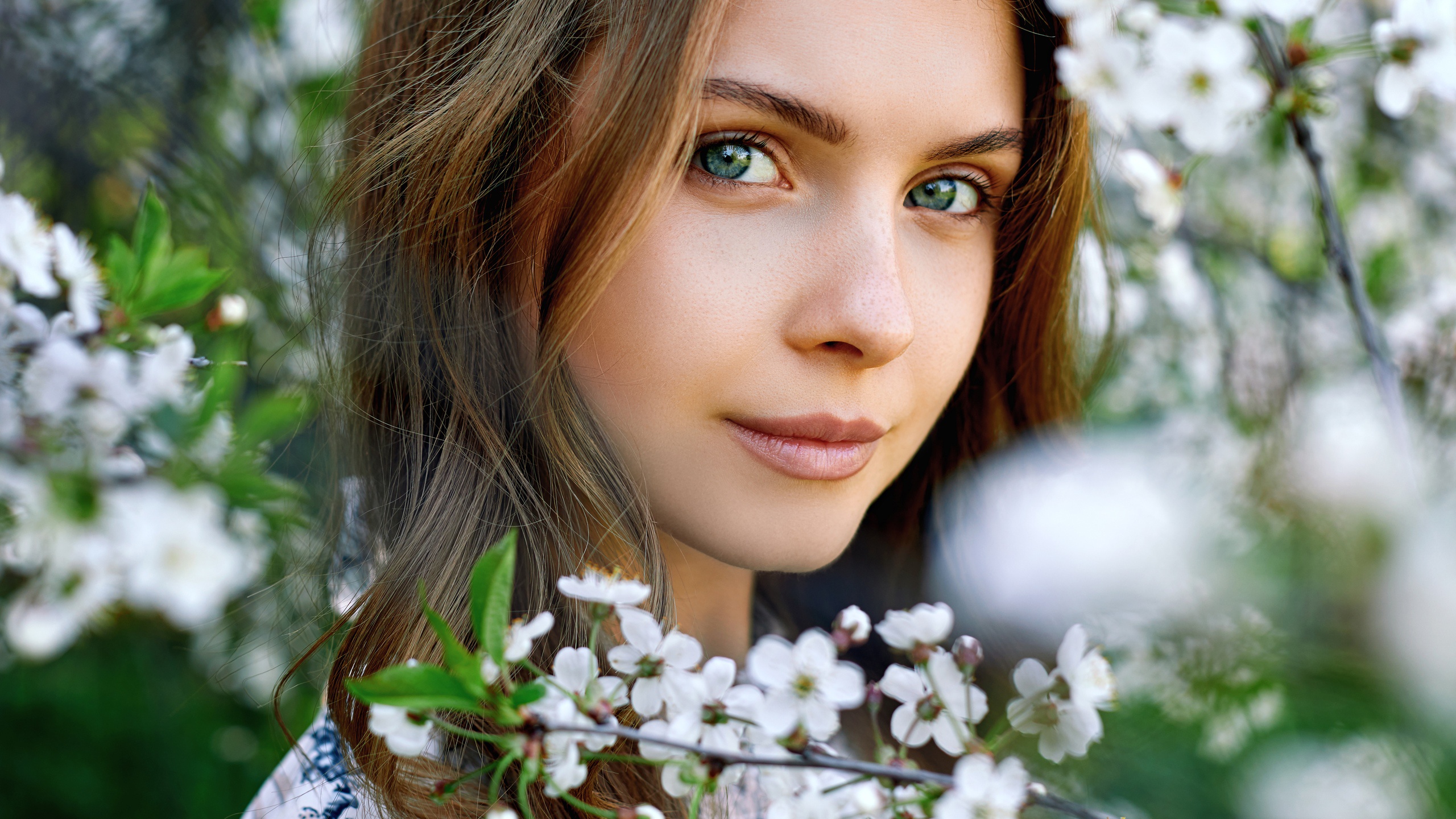 無料モバイル壁紙花, 顔, ブルネット, モデル, 女性, 緑の目をダウンロードします。