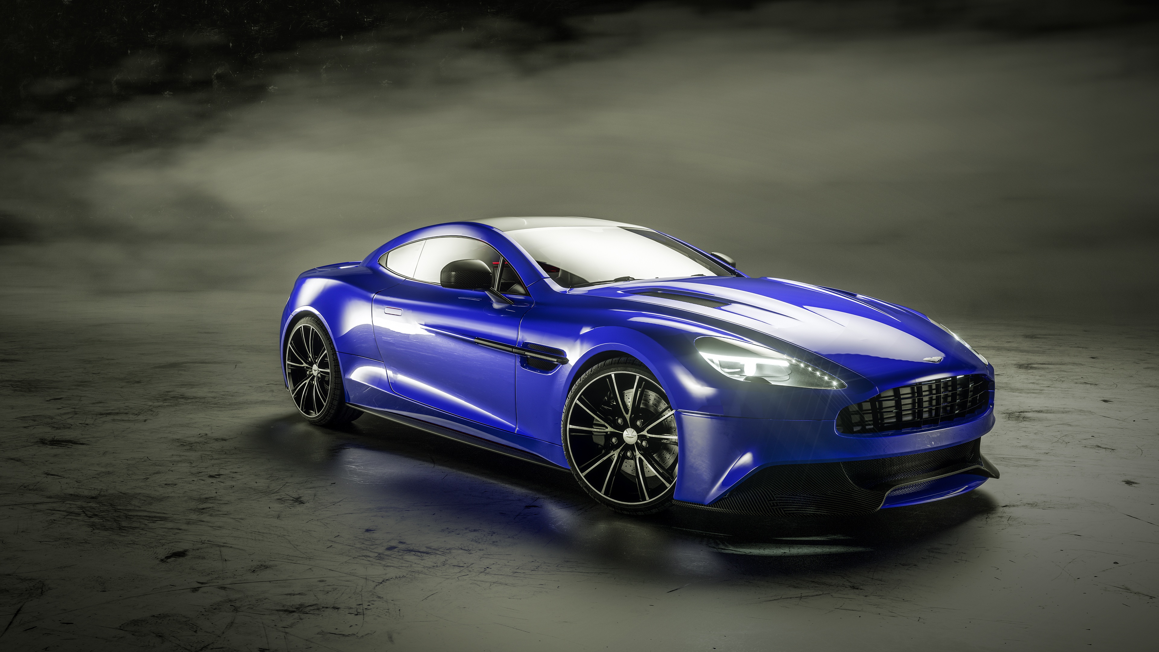 Handy-Wallpaper Aston Martin, Autos, Supersportwagen, Aston Martin Vanquish, Fahrzeuge, Großer Tourer kostenlos herunterladen.