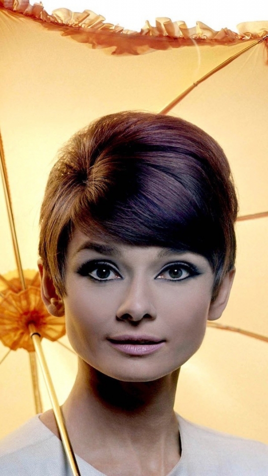 Handy-Wallpaper Berühmtheiten, Audrey Hepburn kostenlos herunterladen.