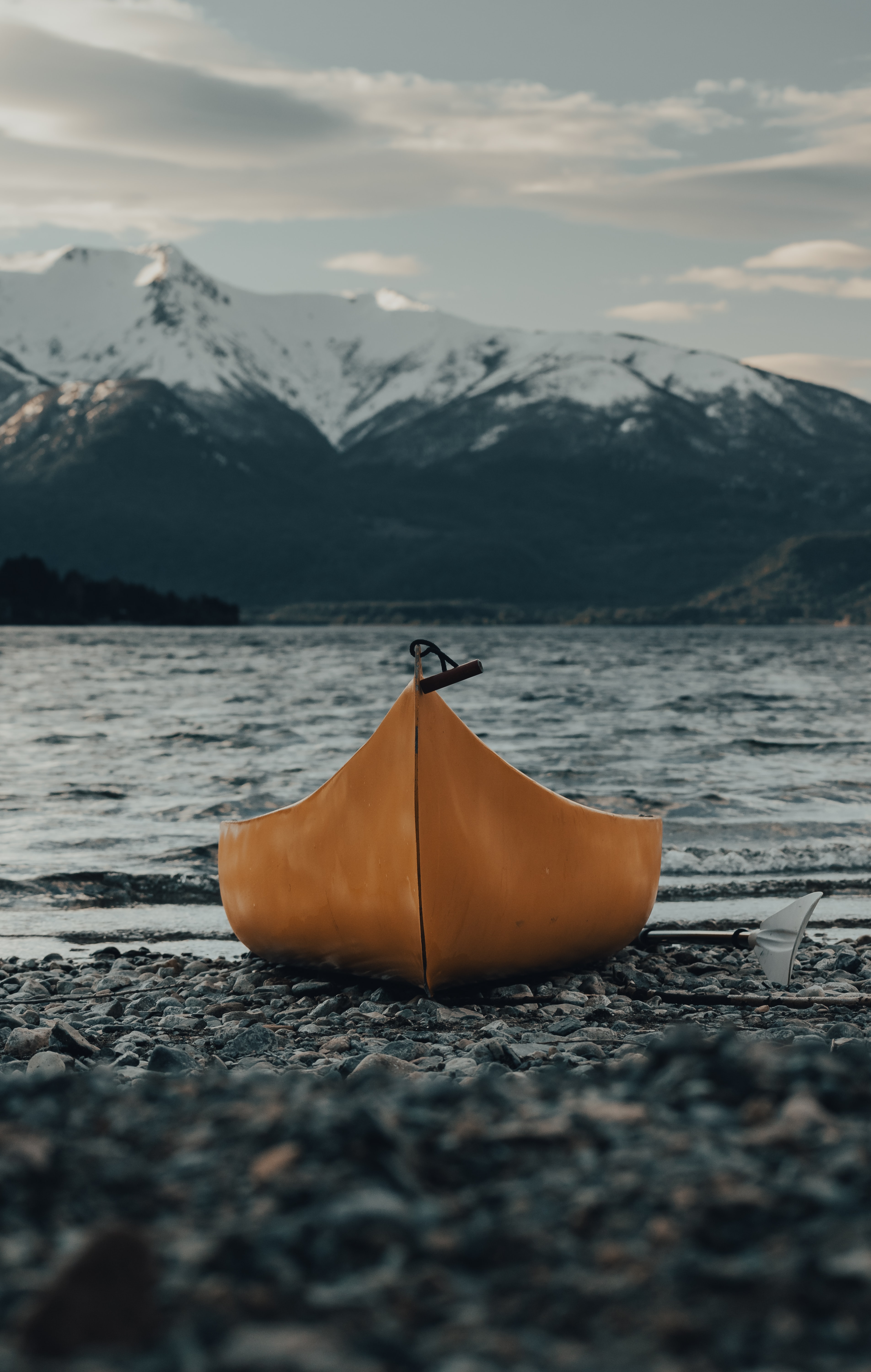 Free download wallpaper Miscellanea, Canoe, Water, Miscellaneous, Front View, Boat on your PC desktop