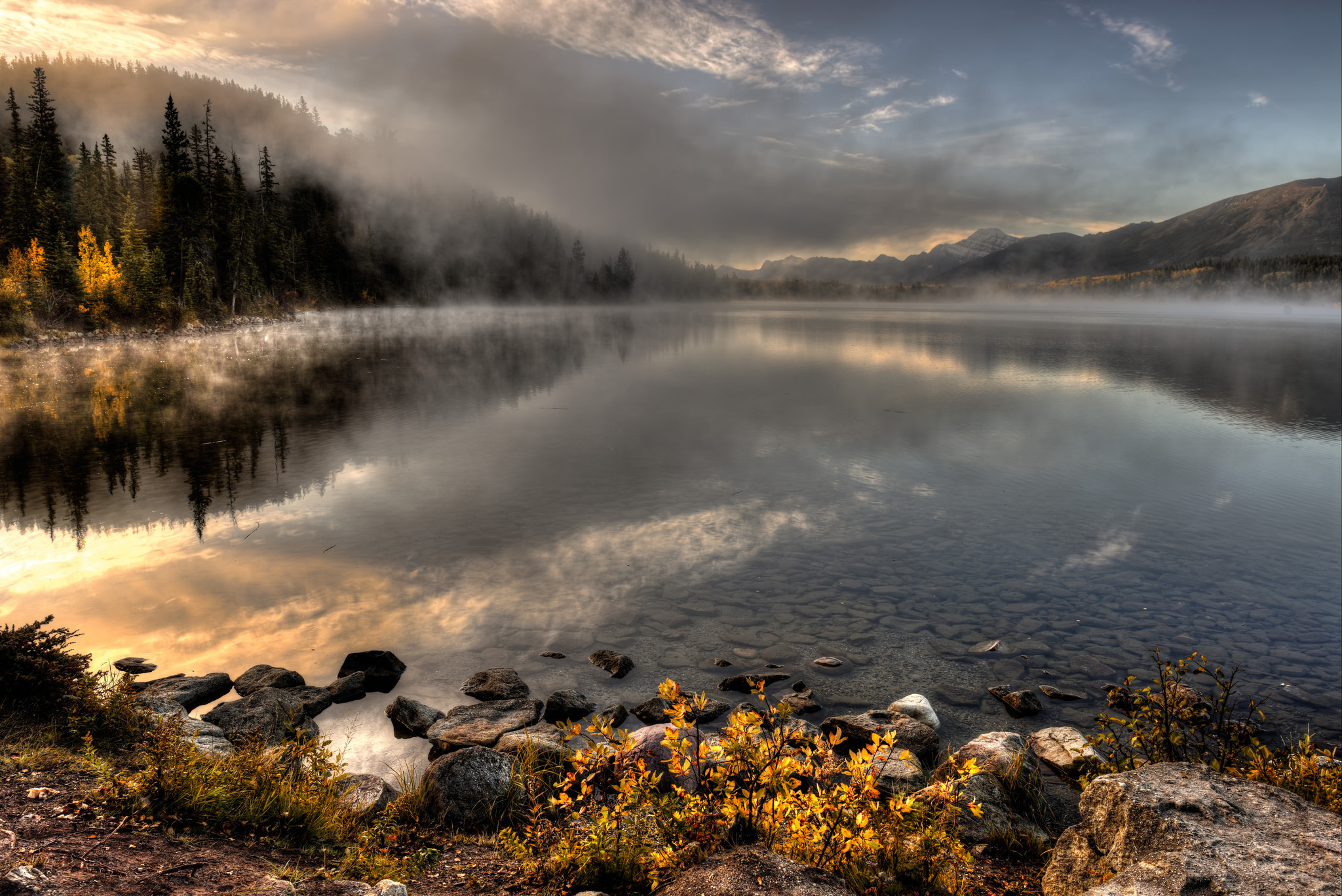 PCデスクトップに自然, 湖, 反射, 霧, 地球画像を無料でダウンロード