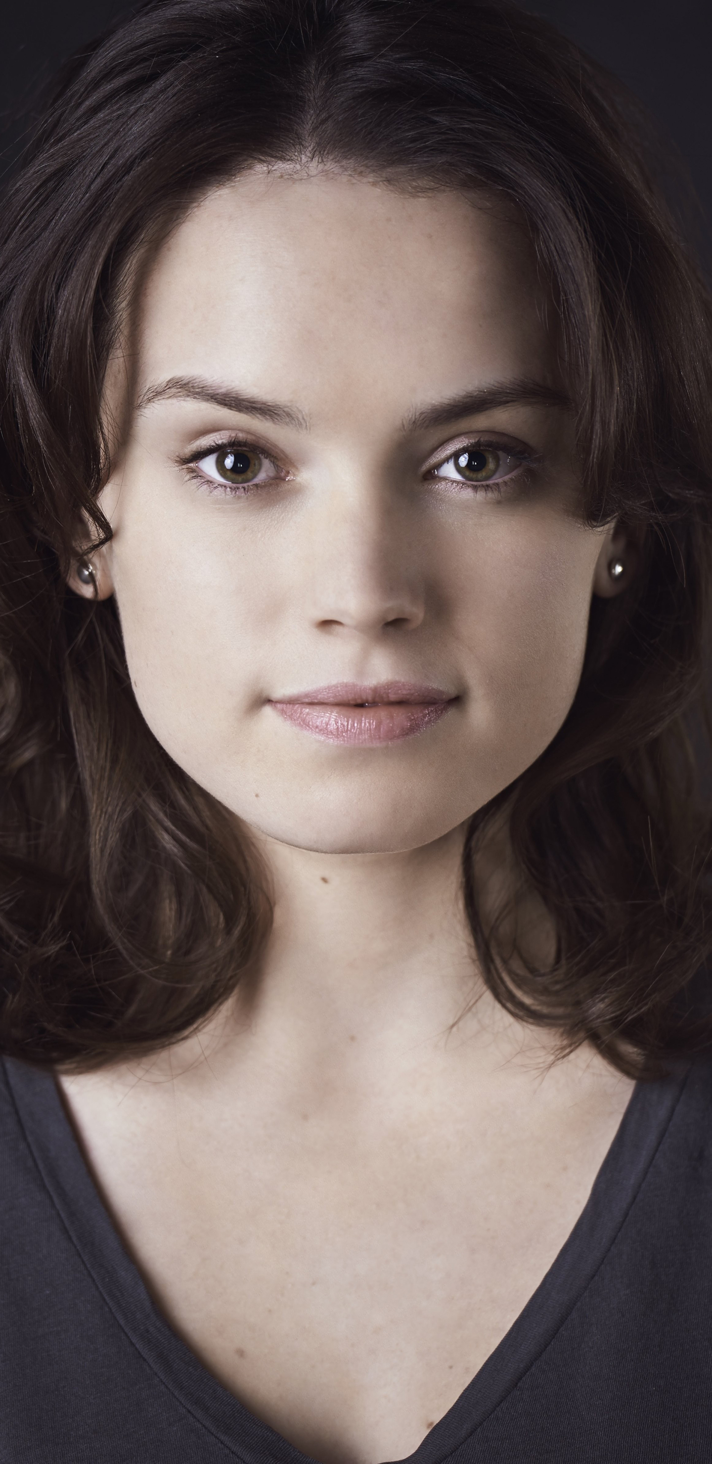 Handy-Wallpaper Berühmtheiten, Daisy Ridley kostenlos herunterladen.