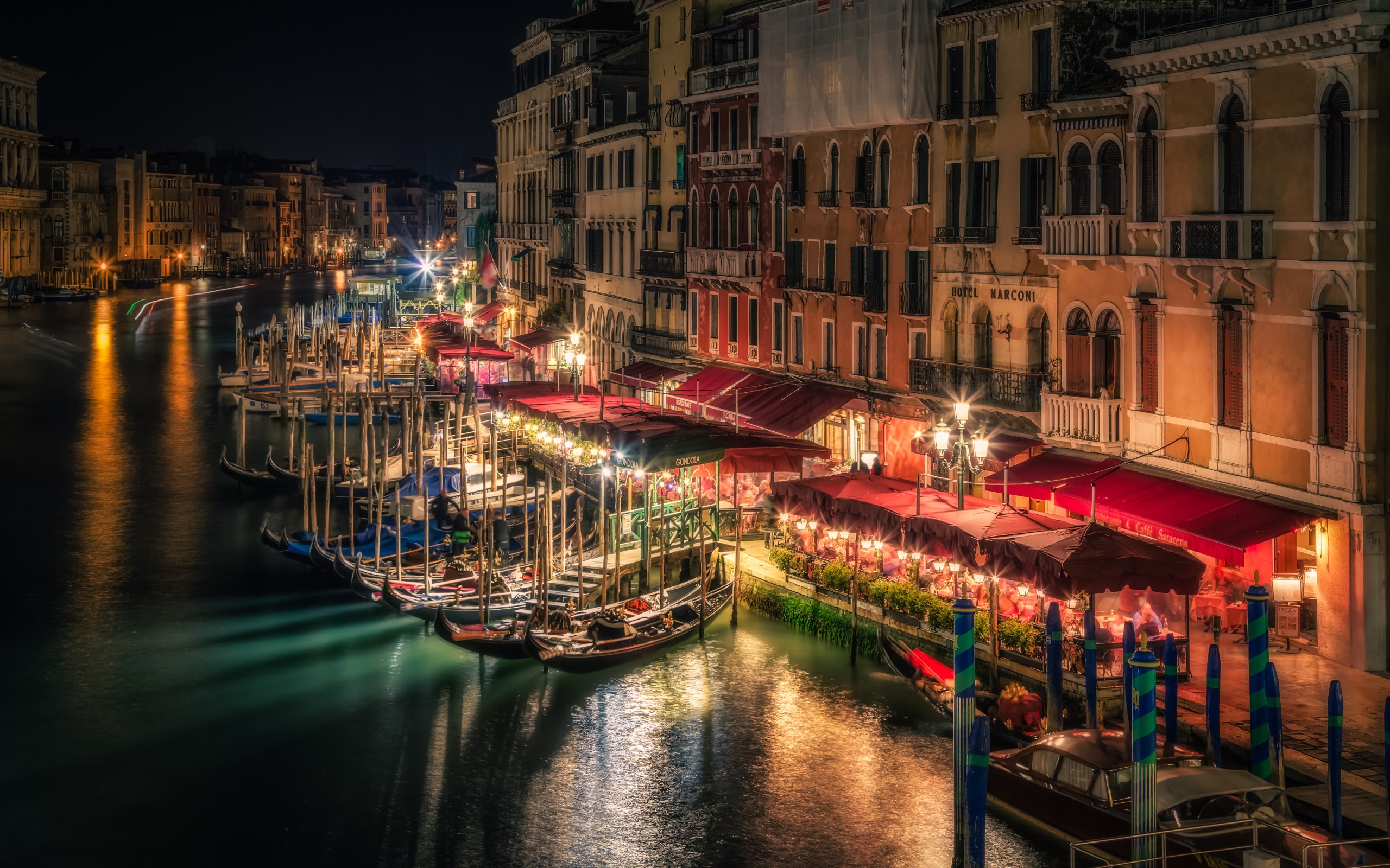 374503 скачать обои вечер, сделано человеком, венеция, лодка, здание, канал, гондола, ночь, город, города - заставки и картинки бесплатно