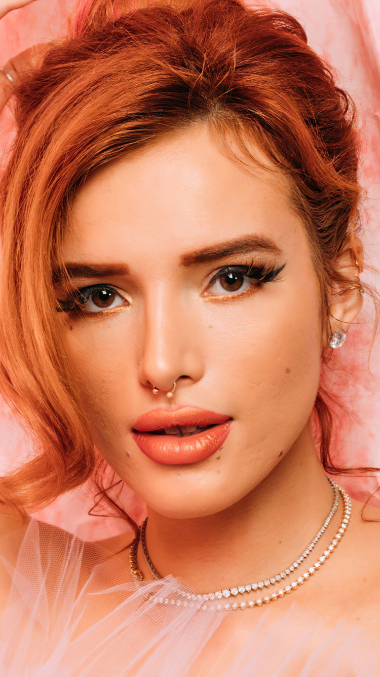 Descarga gratuita de fondo de pantalla para móvil de Pelirrojo, Cara, Americano, Ojos Cafés, Celebridades, Actriz, Lápiz Labial, Bella Thorne.